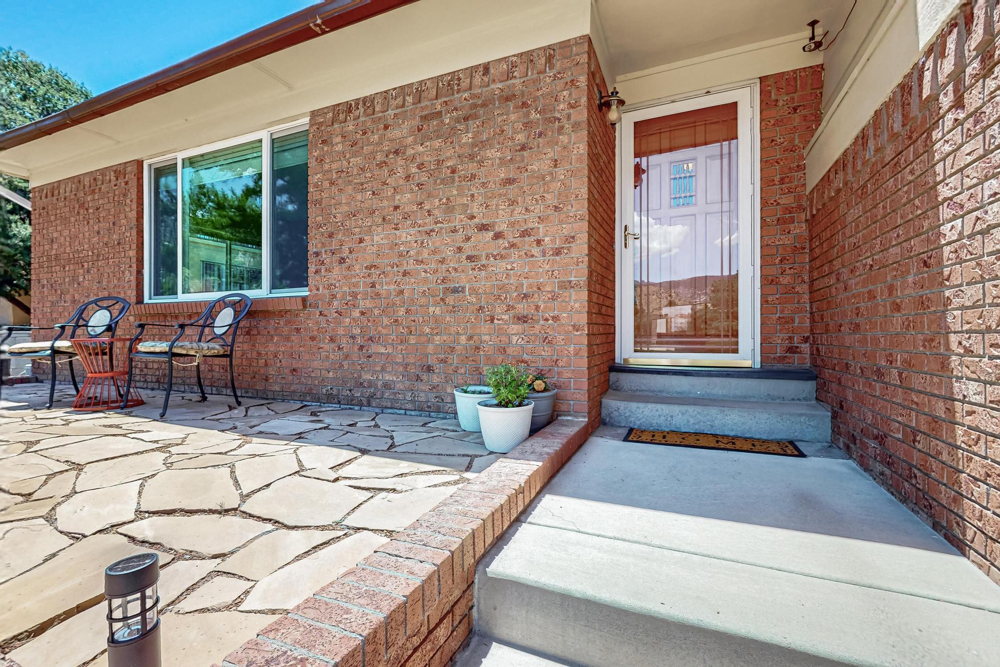 715 PARKSIDE Drive NE