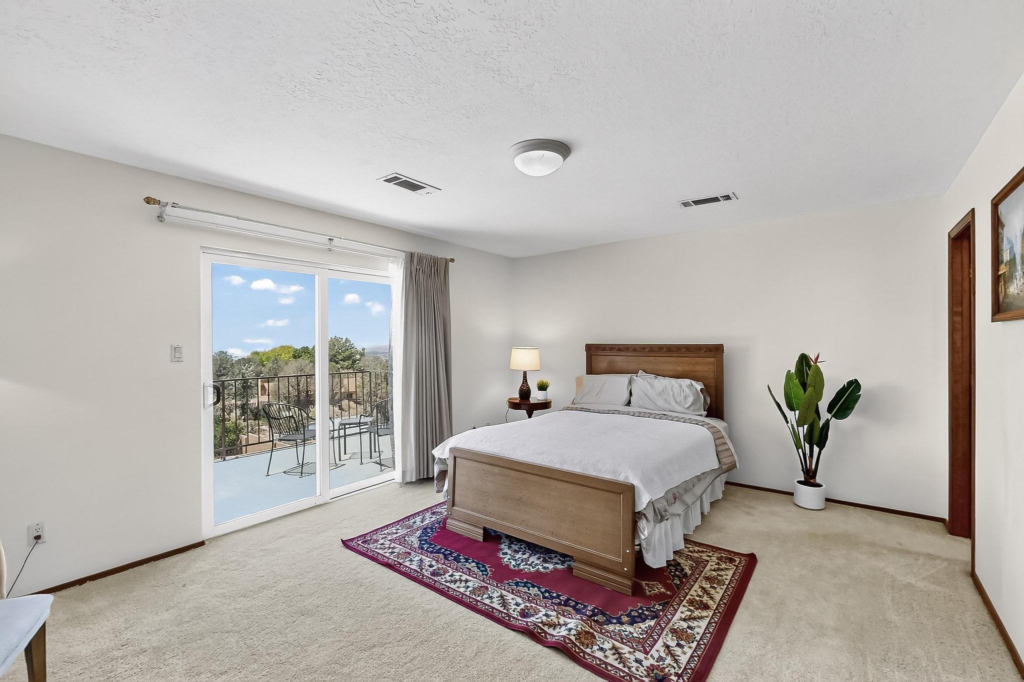 715 PARKSIDE Drive NE