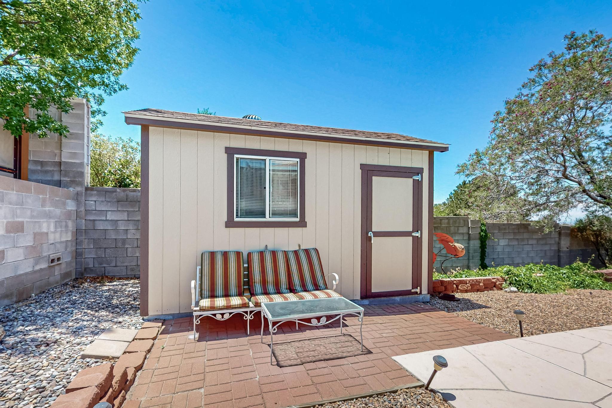 715 PARKSIDE Drive NE