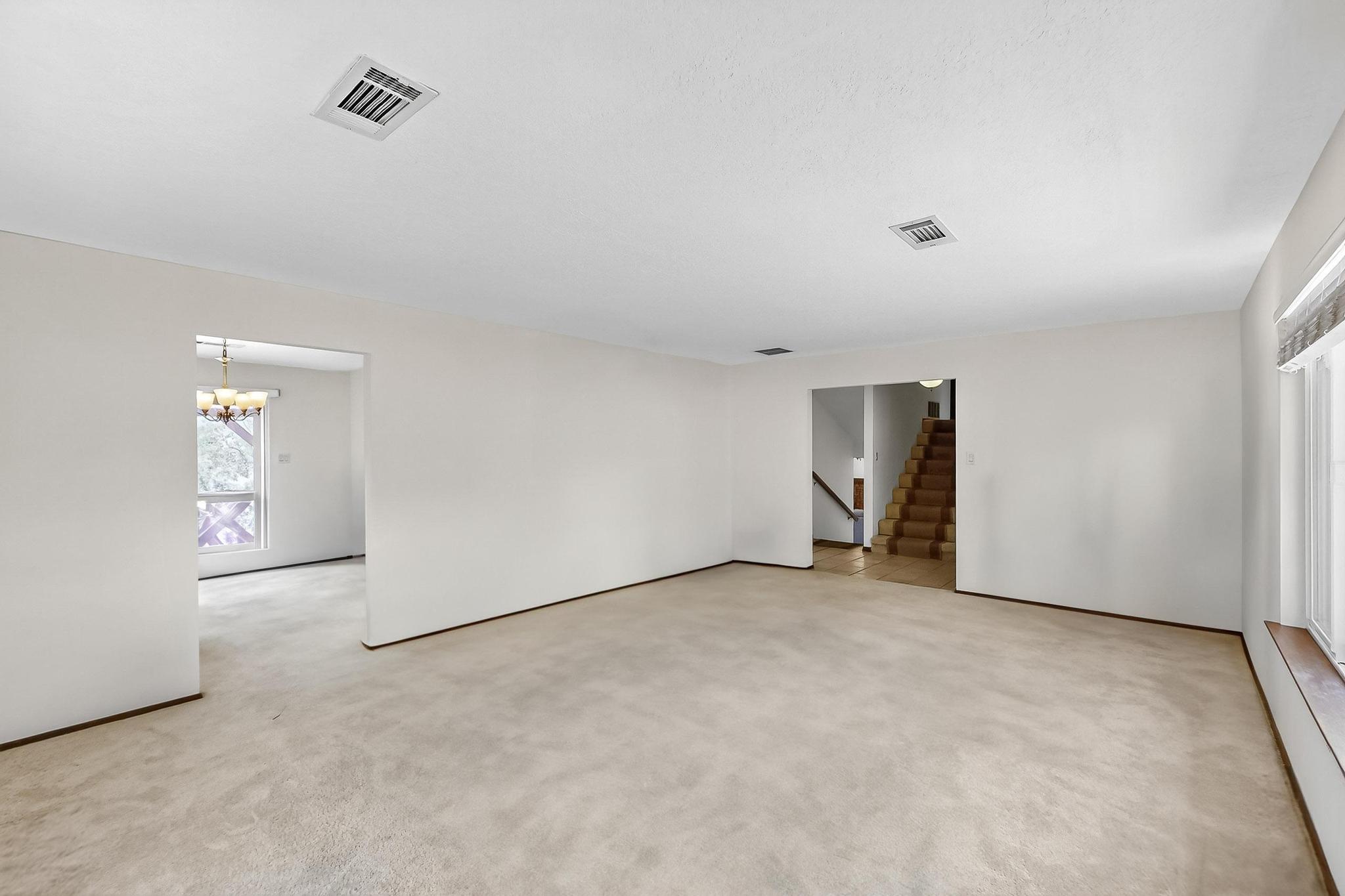 715 PARKSIDE Drive NE