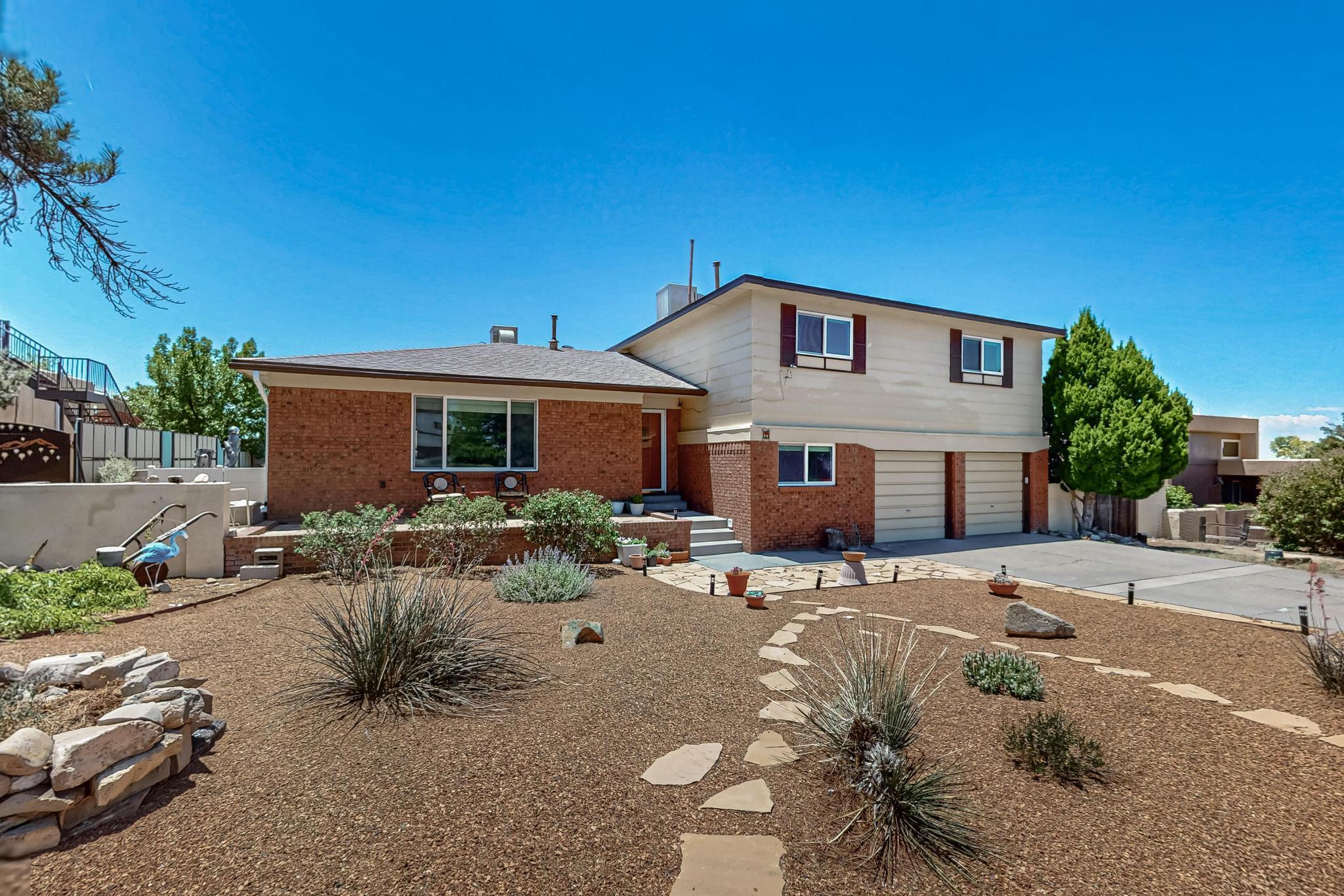 715 PARKSIDE Drive NE