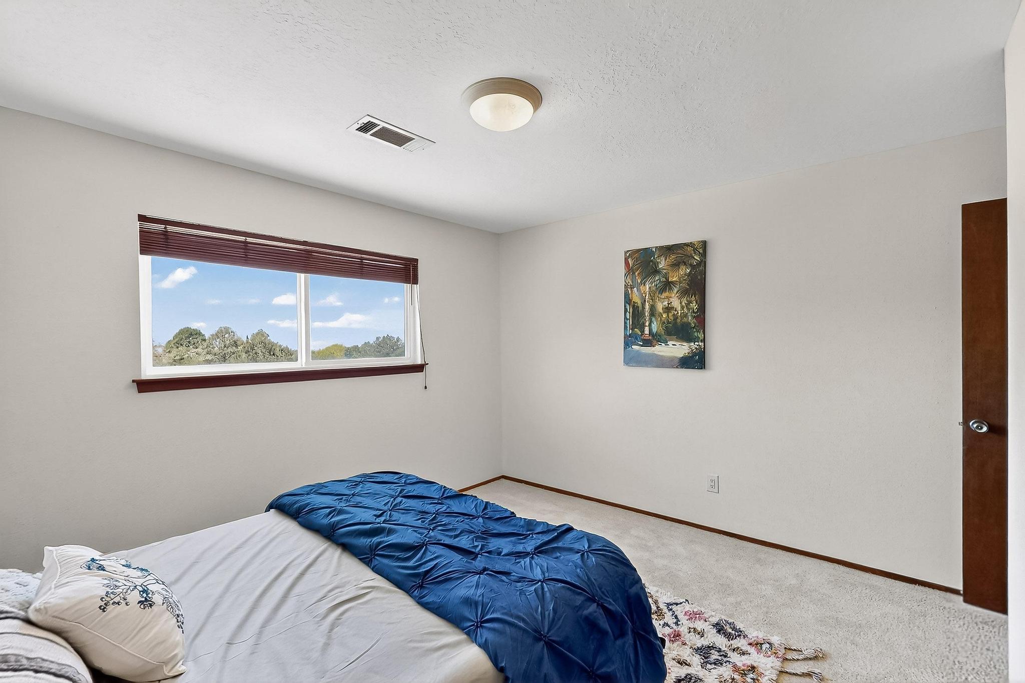 715 PARKSIDE Drive NE