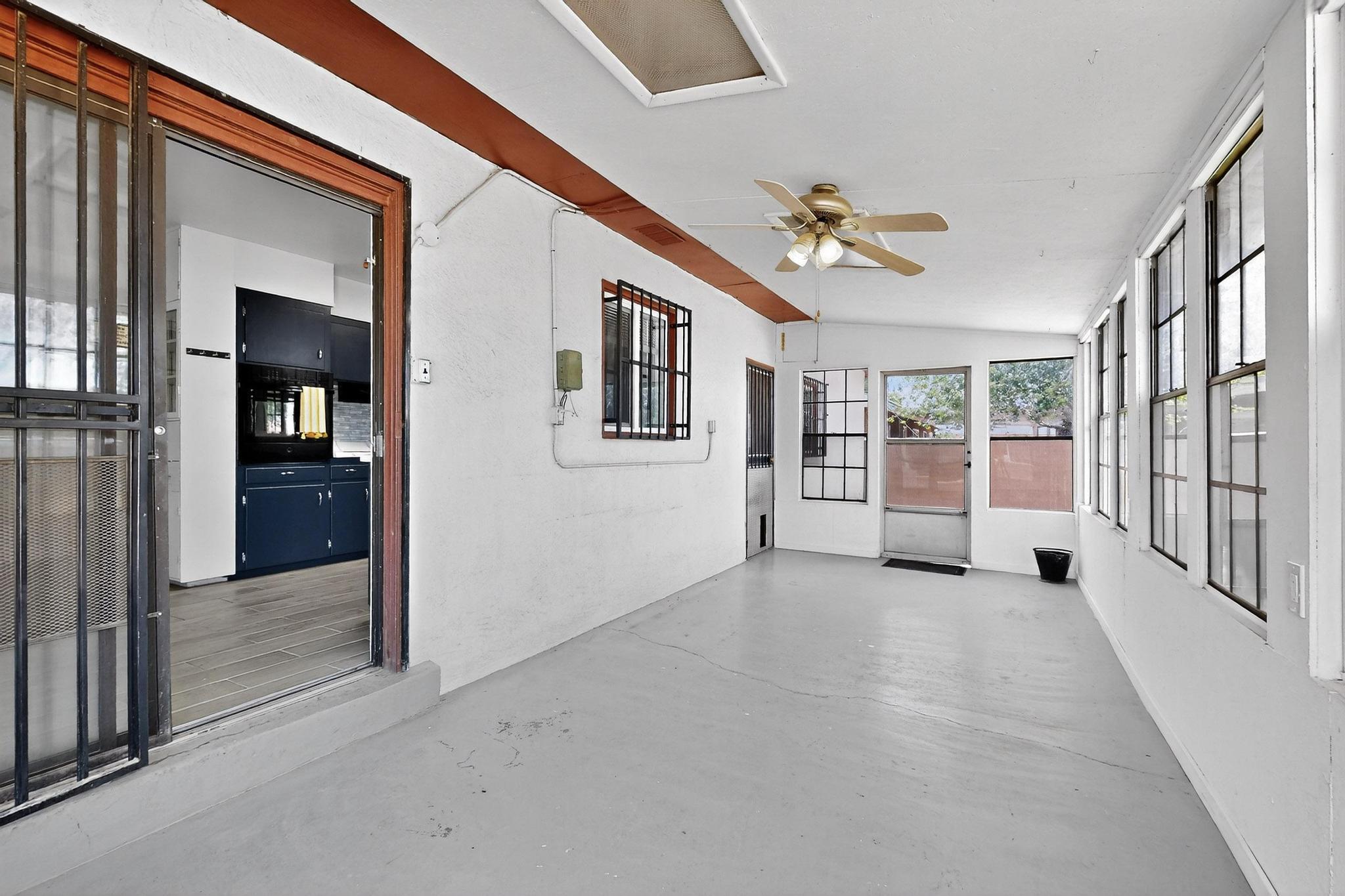 513 MESILLA Street NE