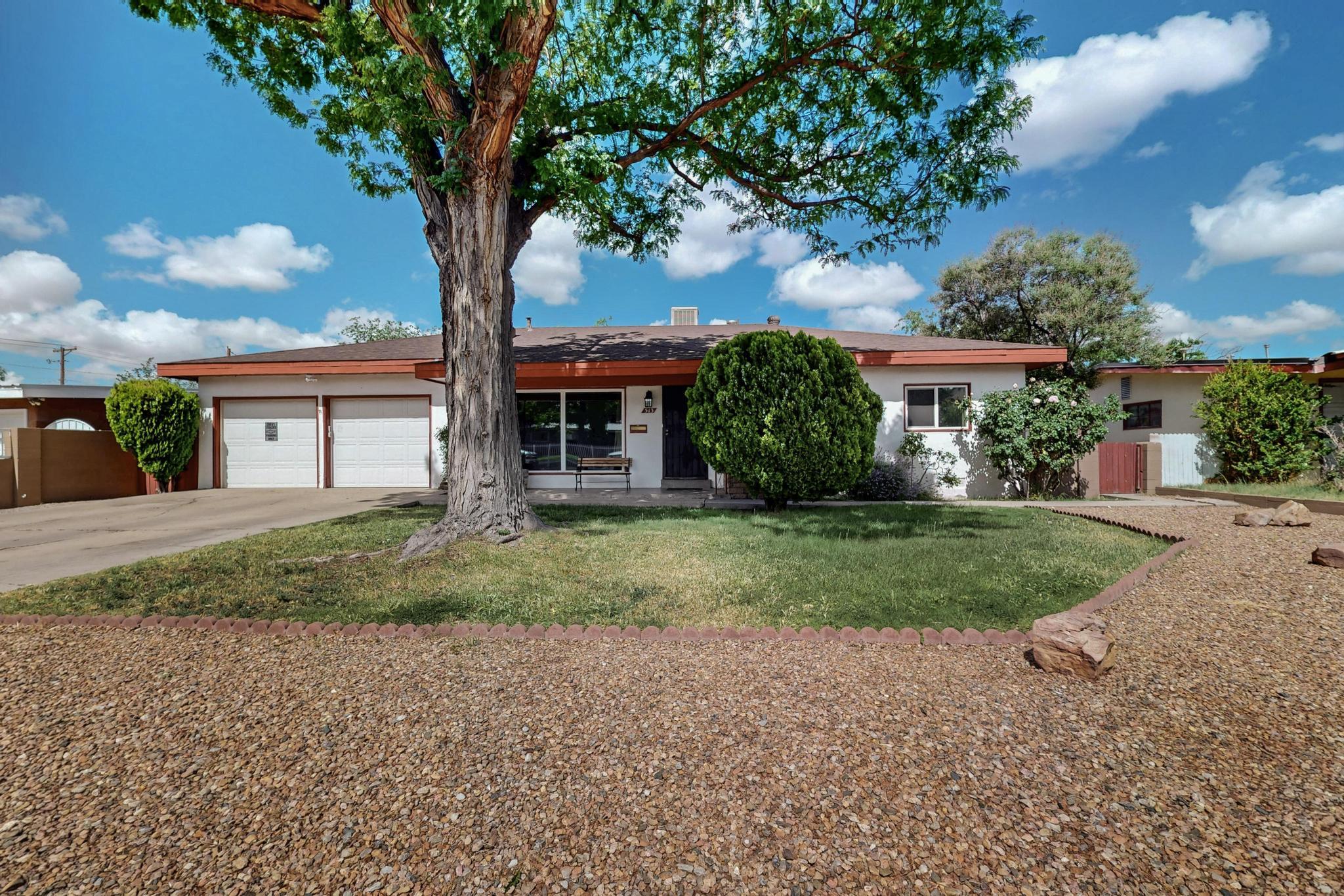 513 MESILLA Street NE