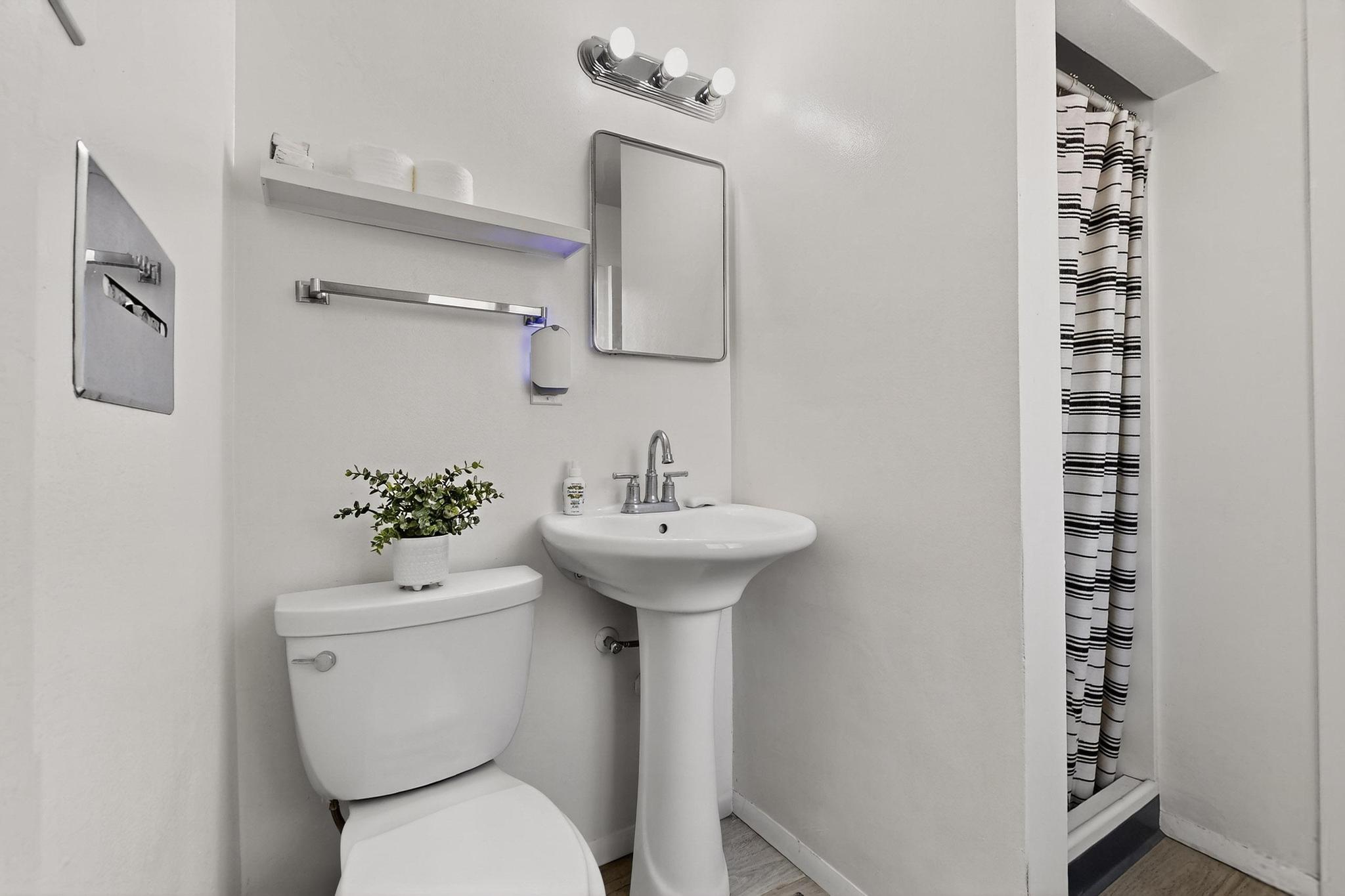 513 MESILLA Street NE