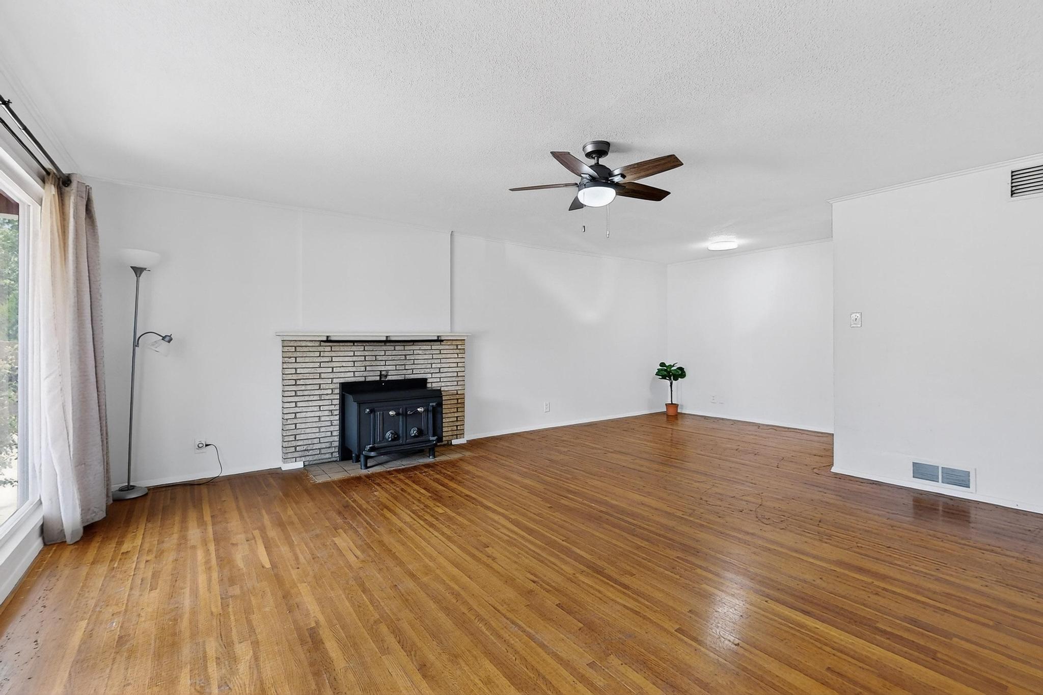 513 MESILLA Street NE