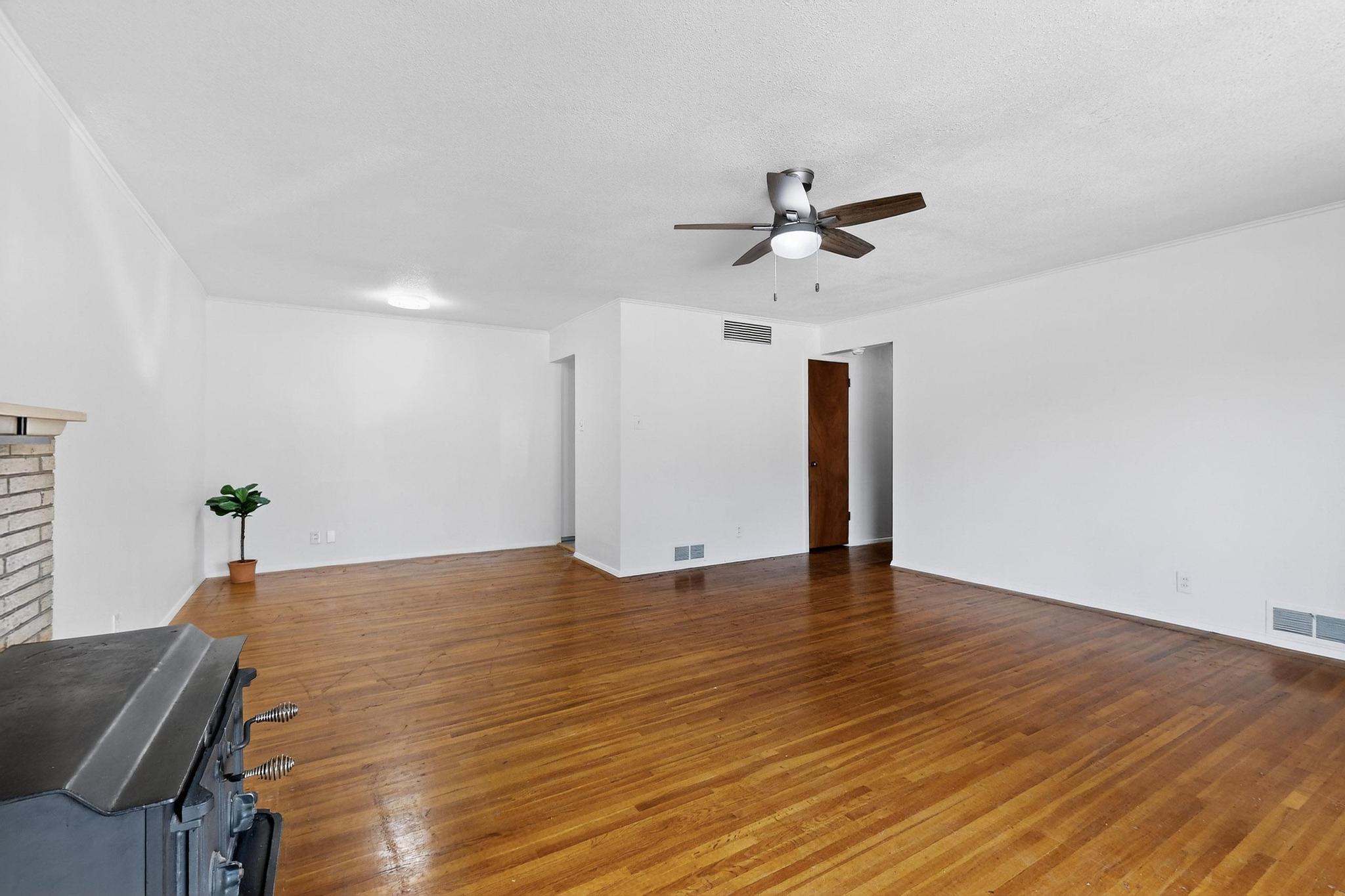 513 MESILLA Street NE