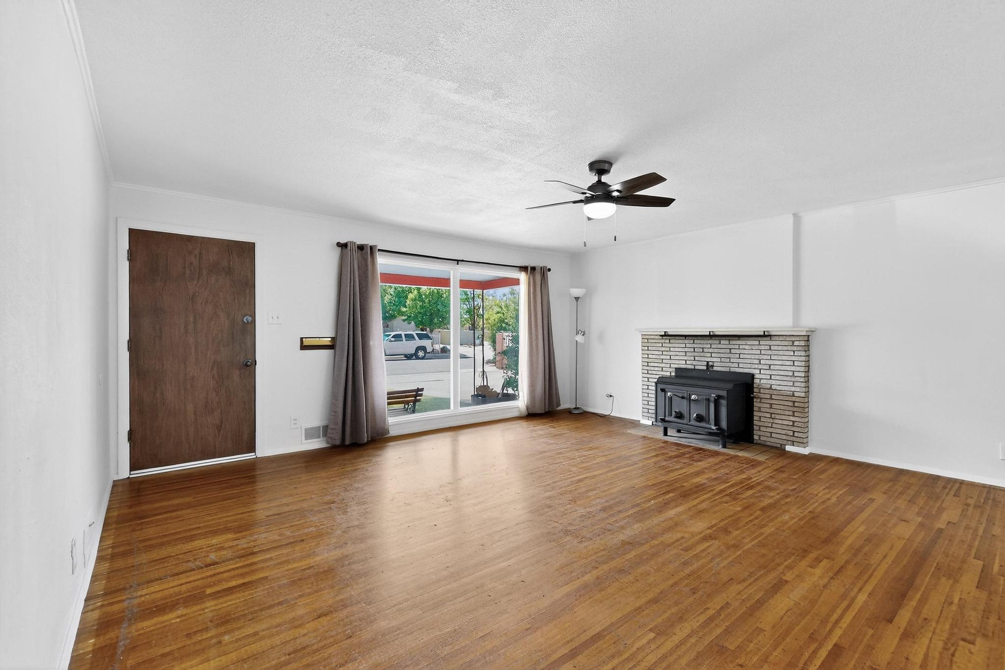 513 MESILLA Street NE