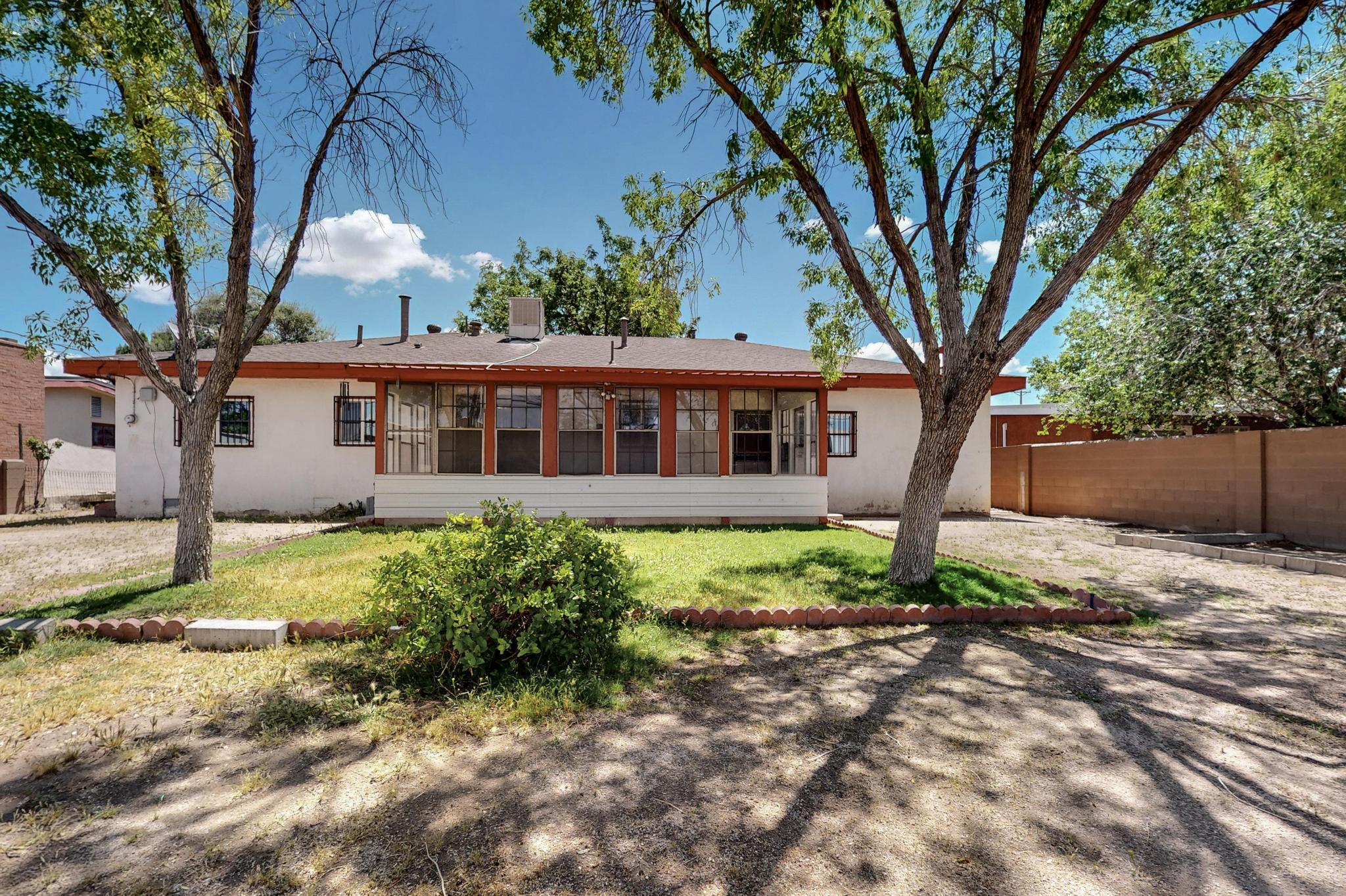 513 MESILLA Street NE