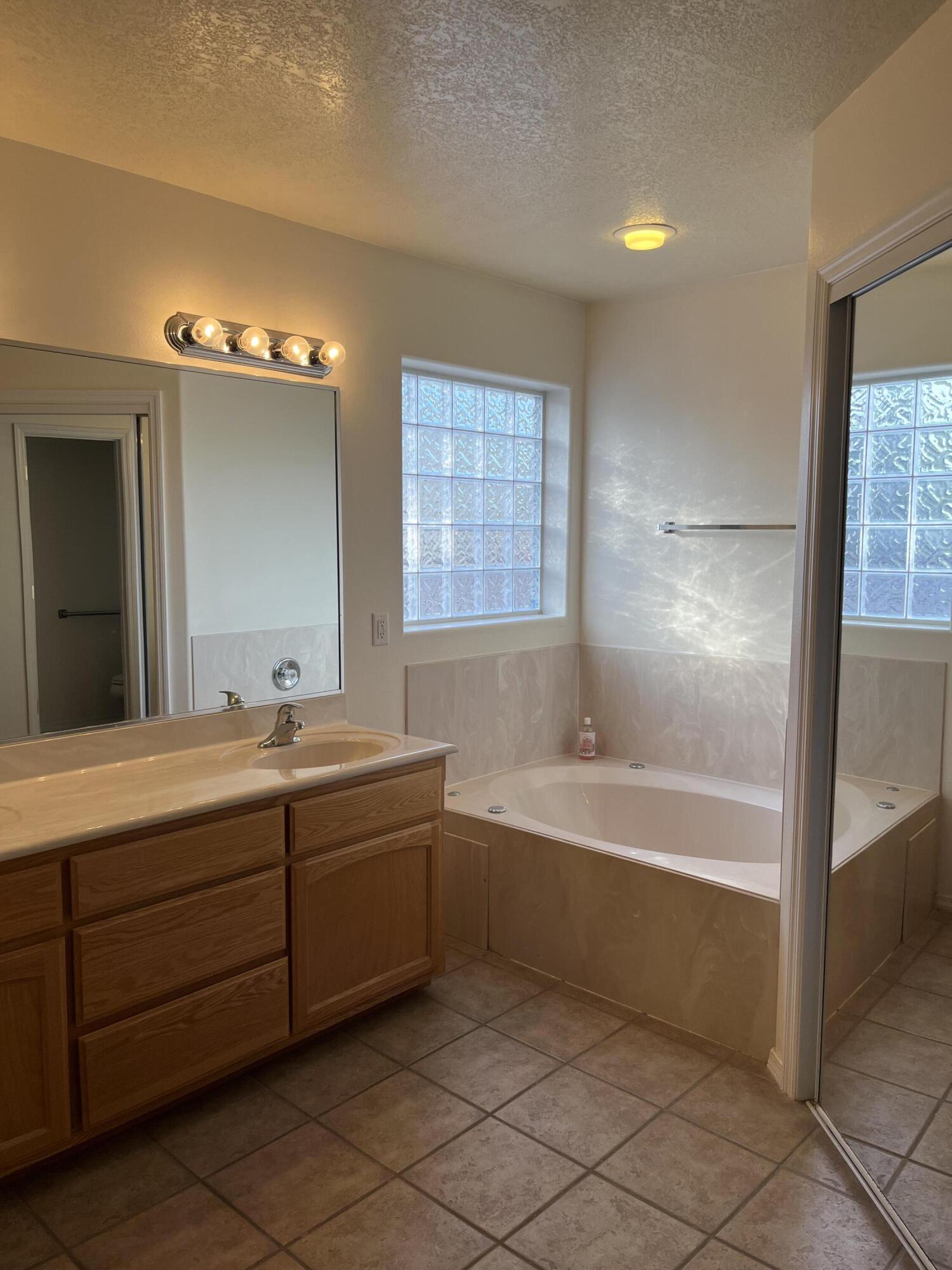 1375 VISTA HILL Court SW