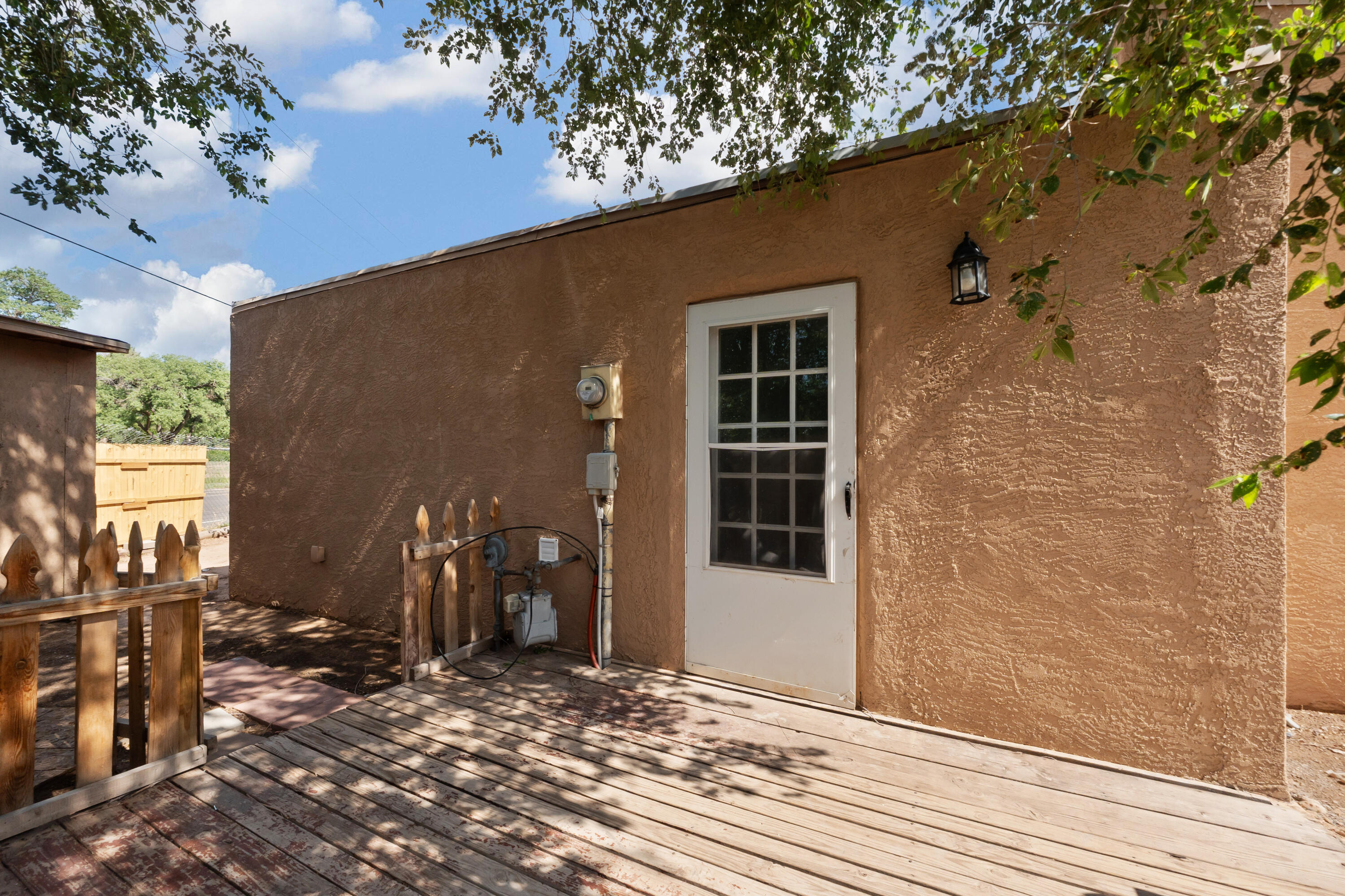 147 SUNSET Place SW