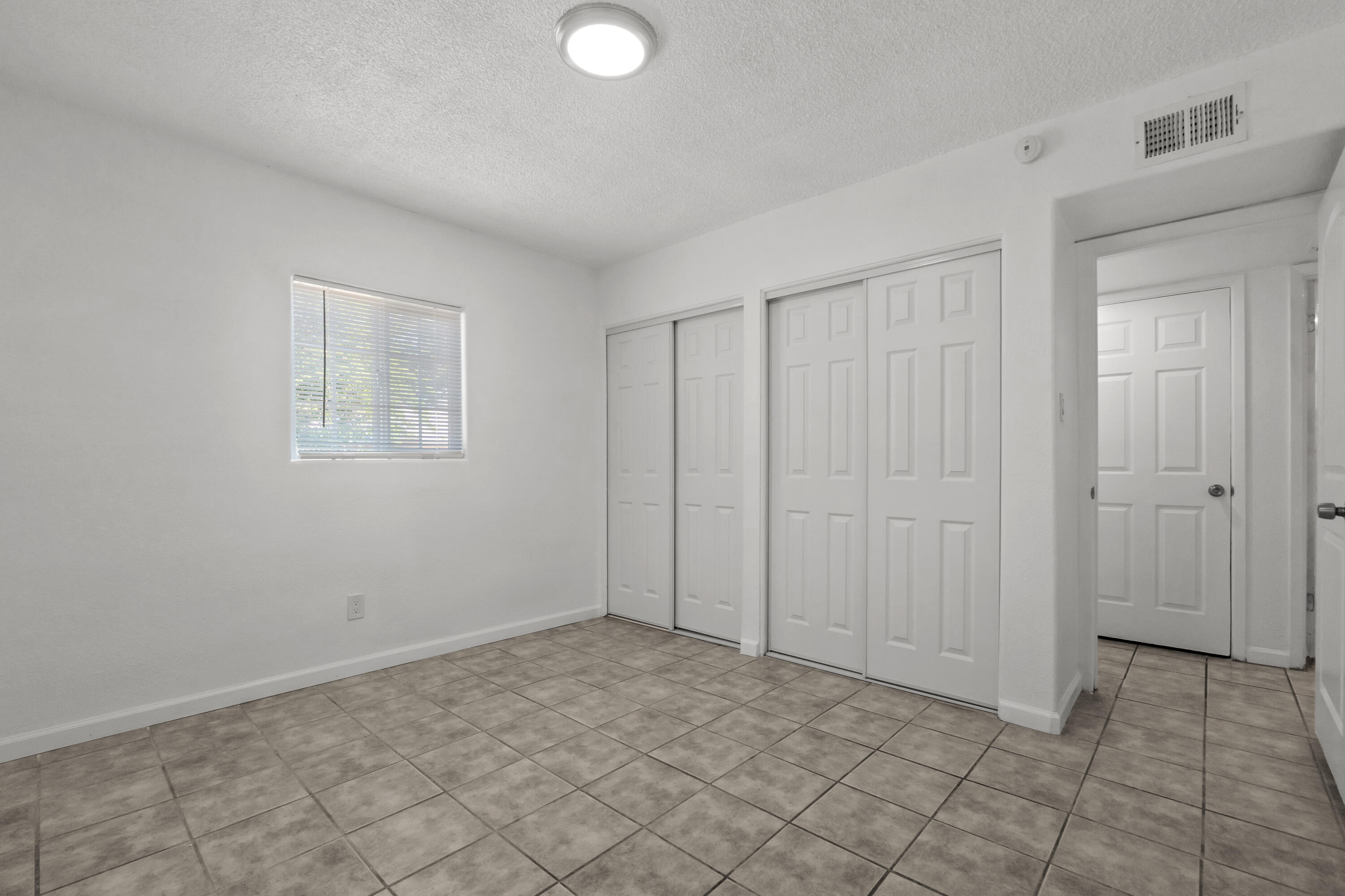 147 SUNSET Place SW