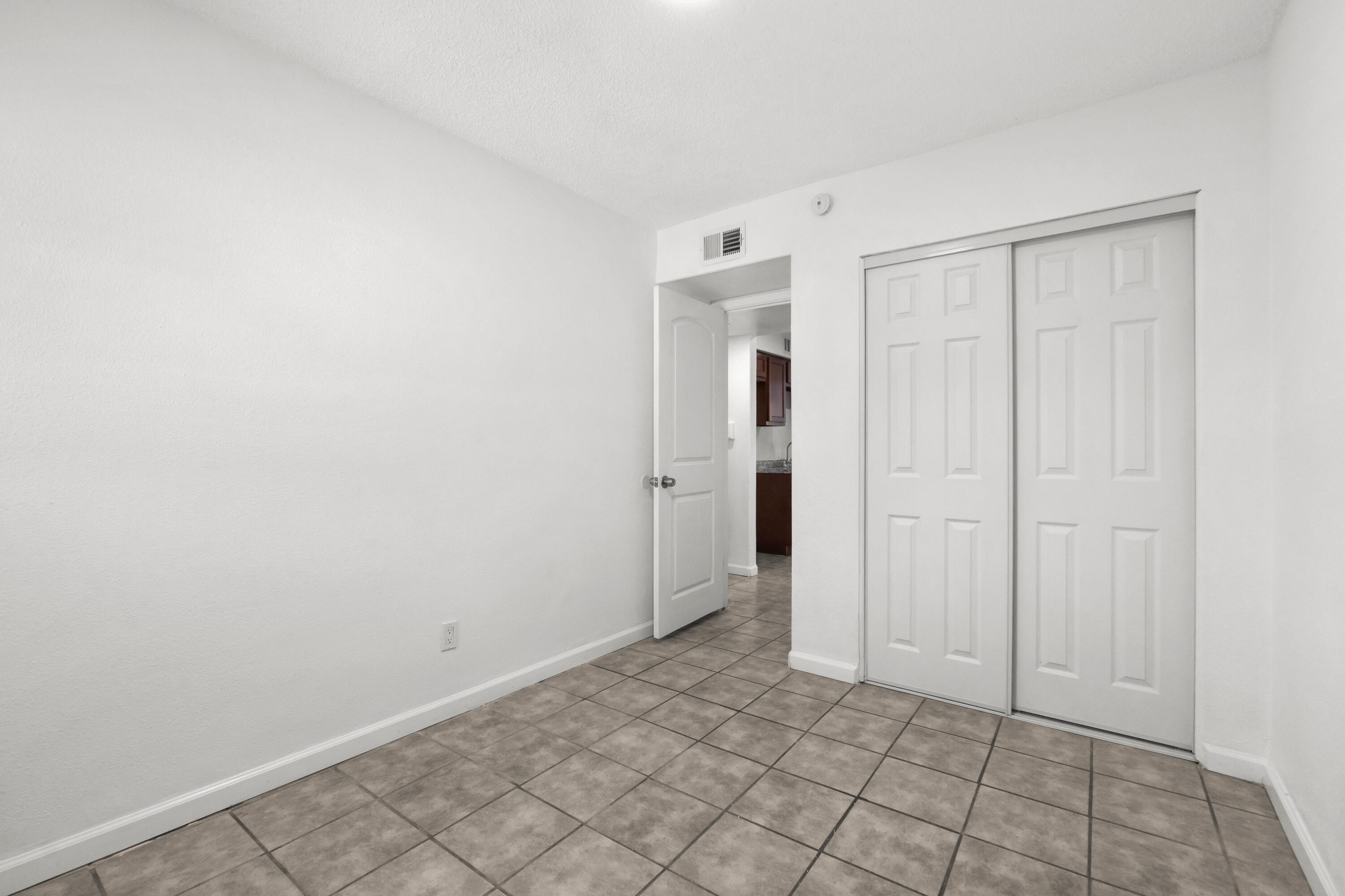 147 SUNSET Place SW