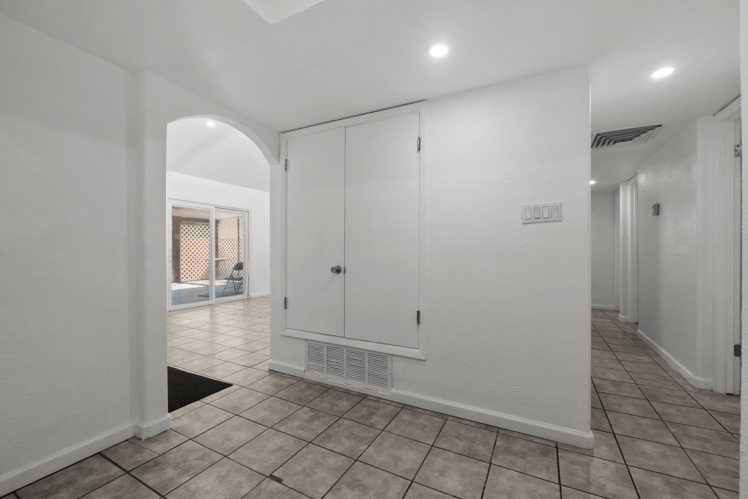 147 SUNSET Place SW