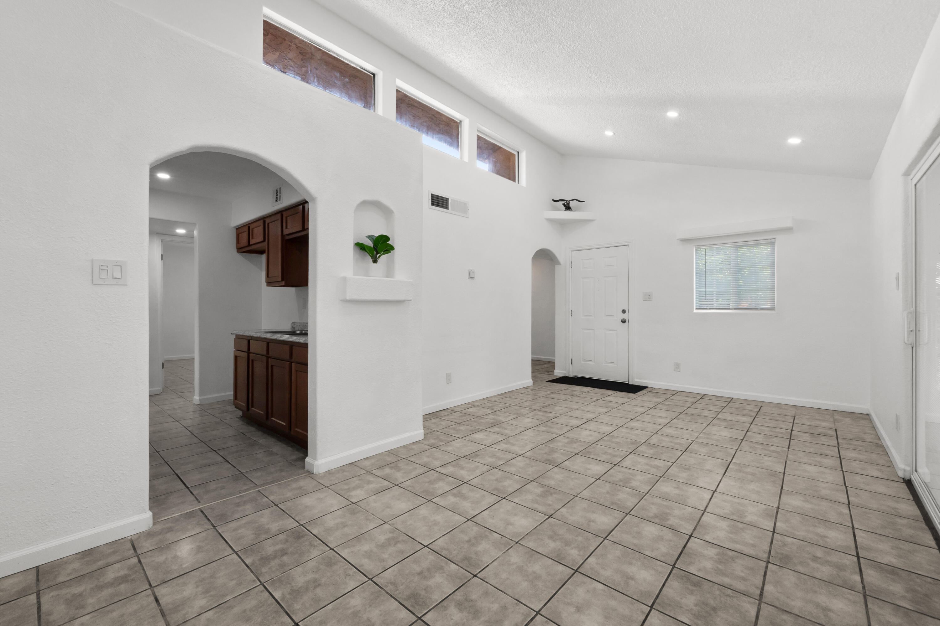 147 SUNSET Place SW