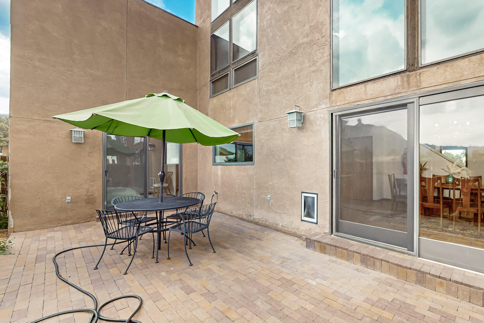 450 LIVE OAK Lane NE