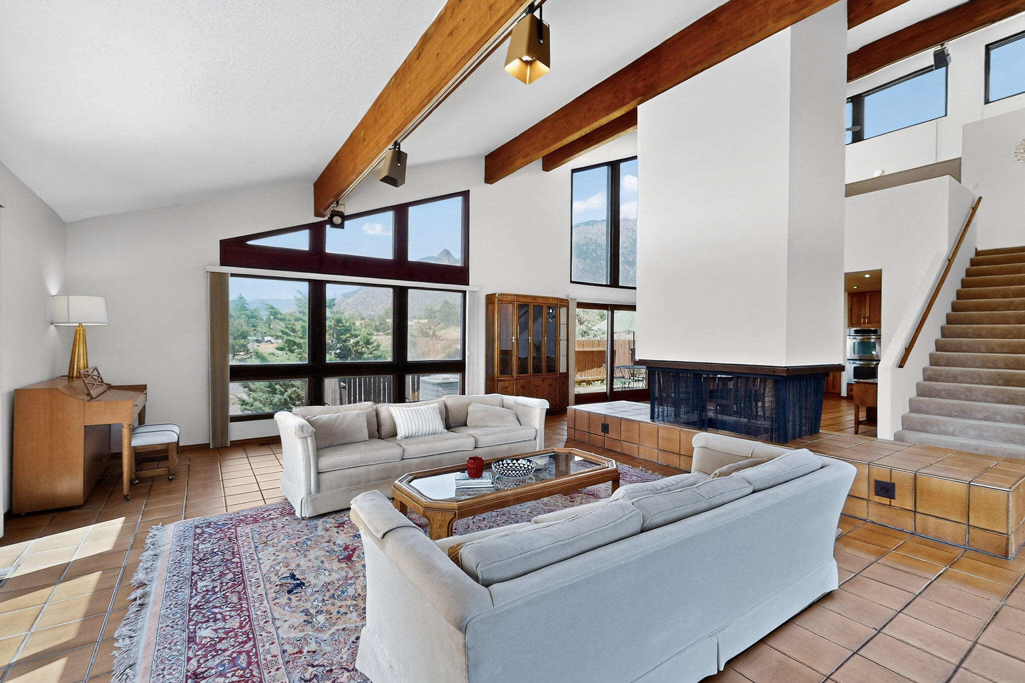 450 LIVE OAK Lane NE