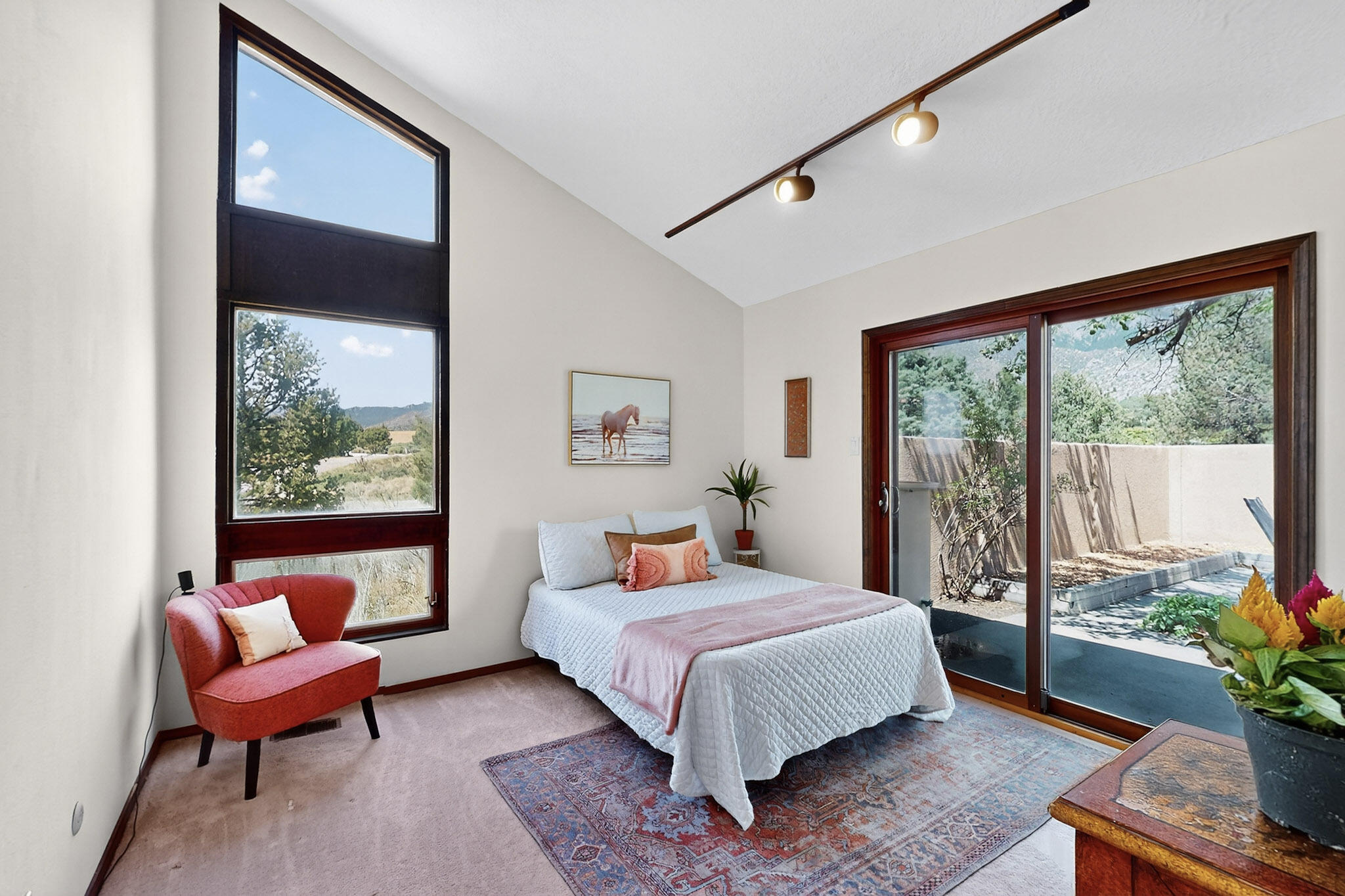 450 LIVE OAK Lane NE