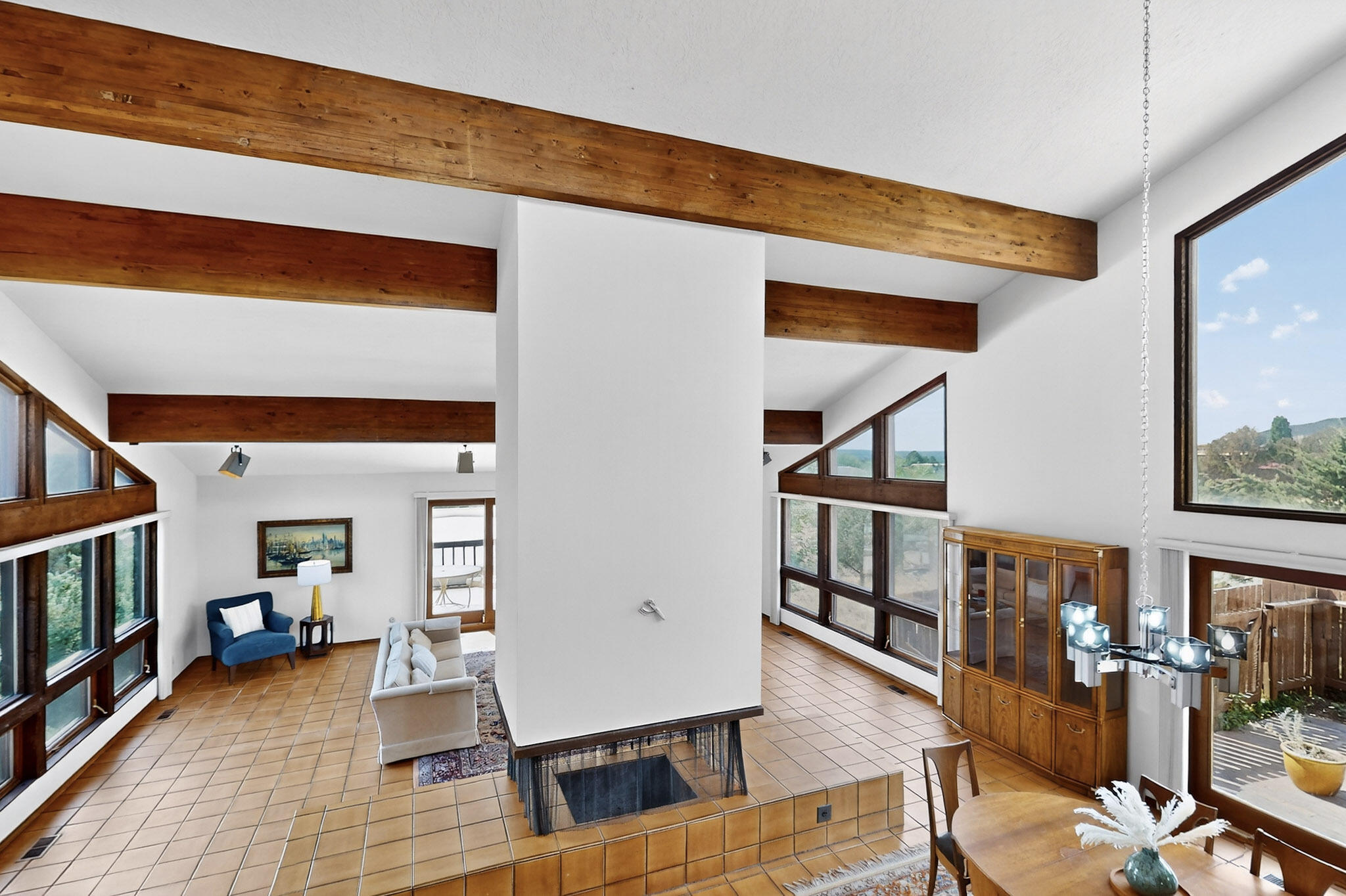 450 LIVE OAK Lane NE