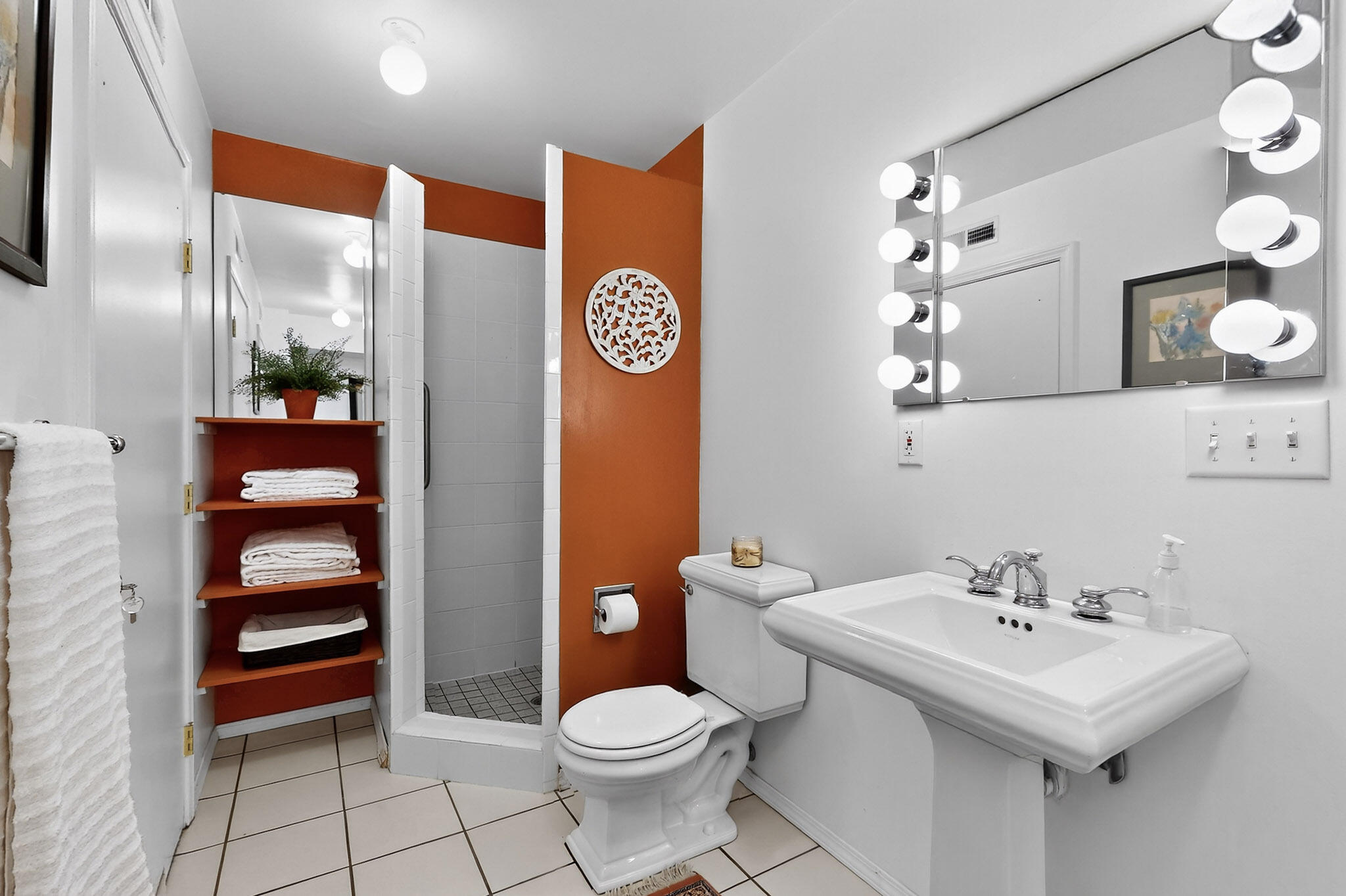 450 LIVE OAK Lane NE