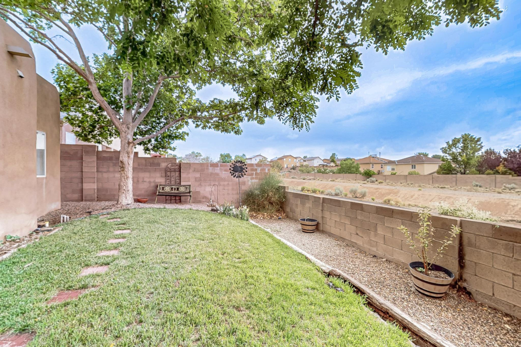 7623 Vista Alta Road NW