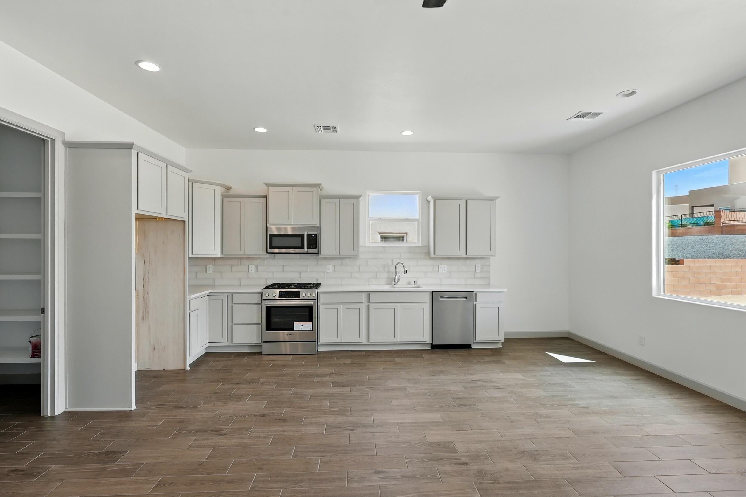 1670 TESORO Loop NW