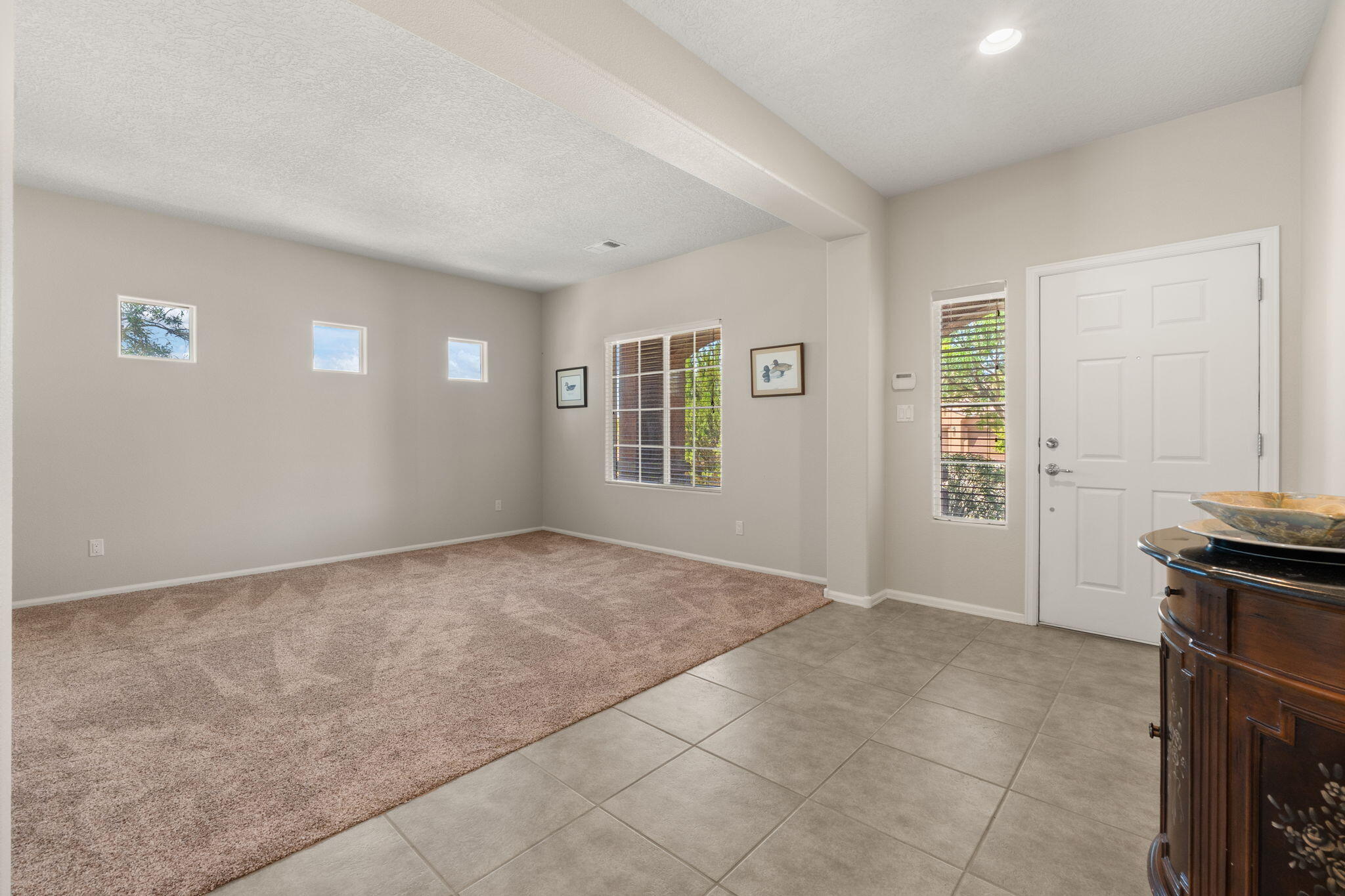 429 Paseo Vista Loop NE