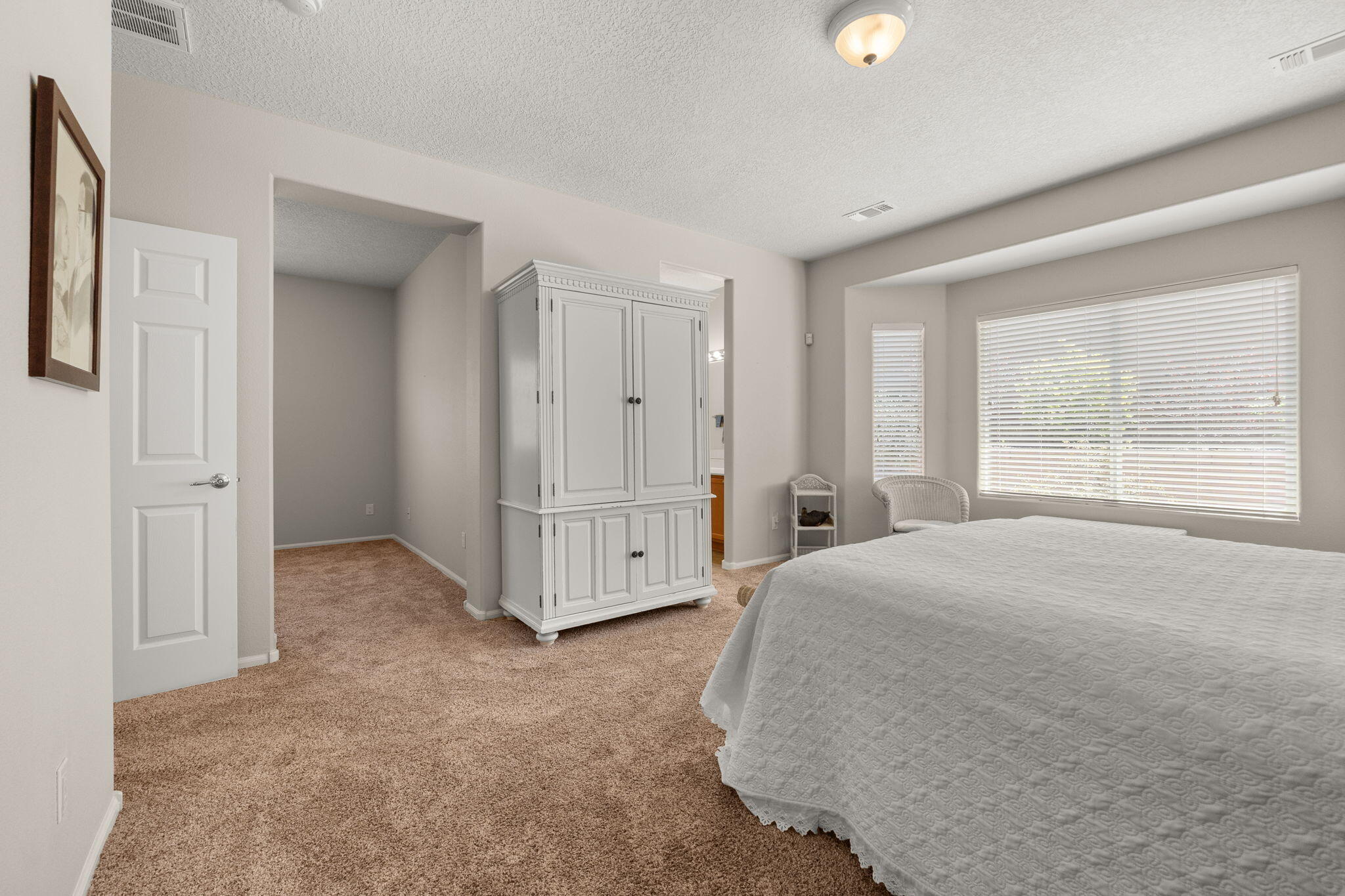 429 Paseo Vista Loop NE