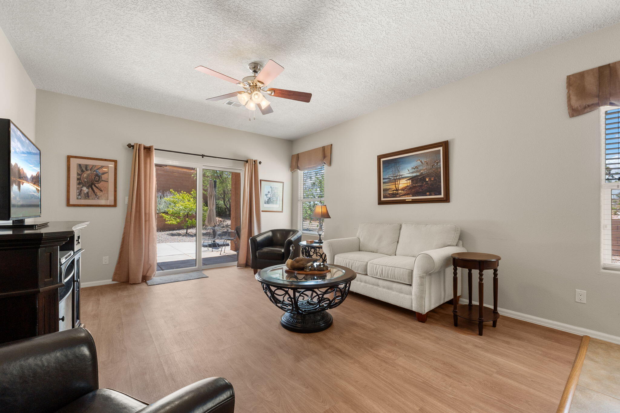 429 Paseo Vista Loop NE