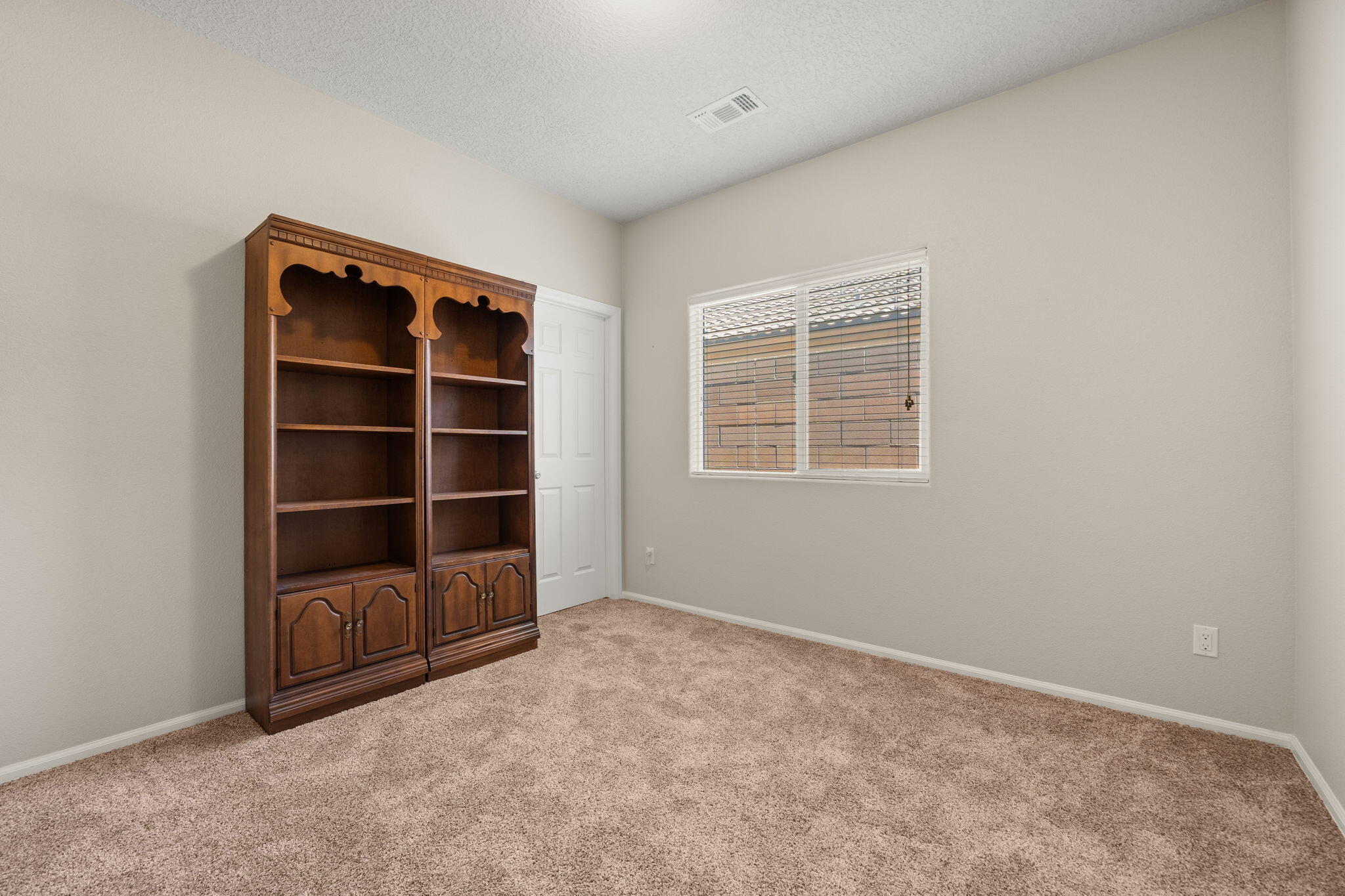 429 Paseo Vista Loop NE