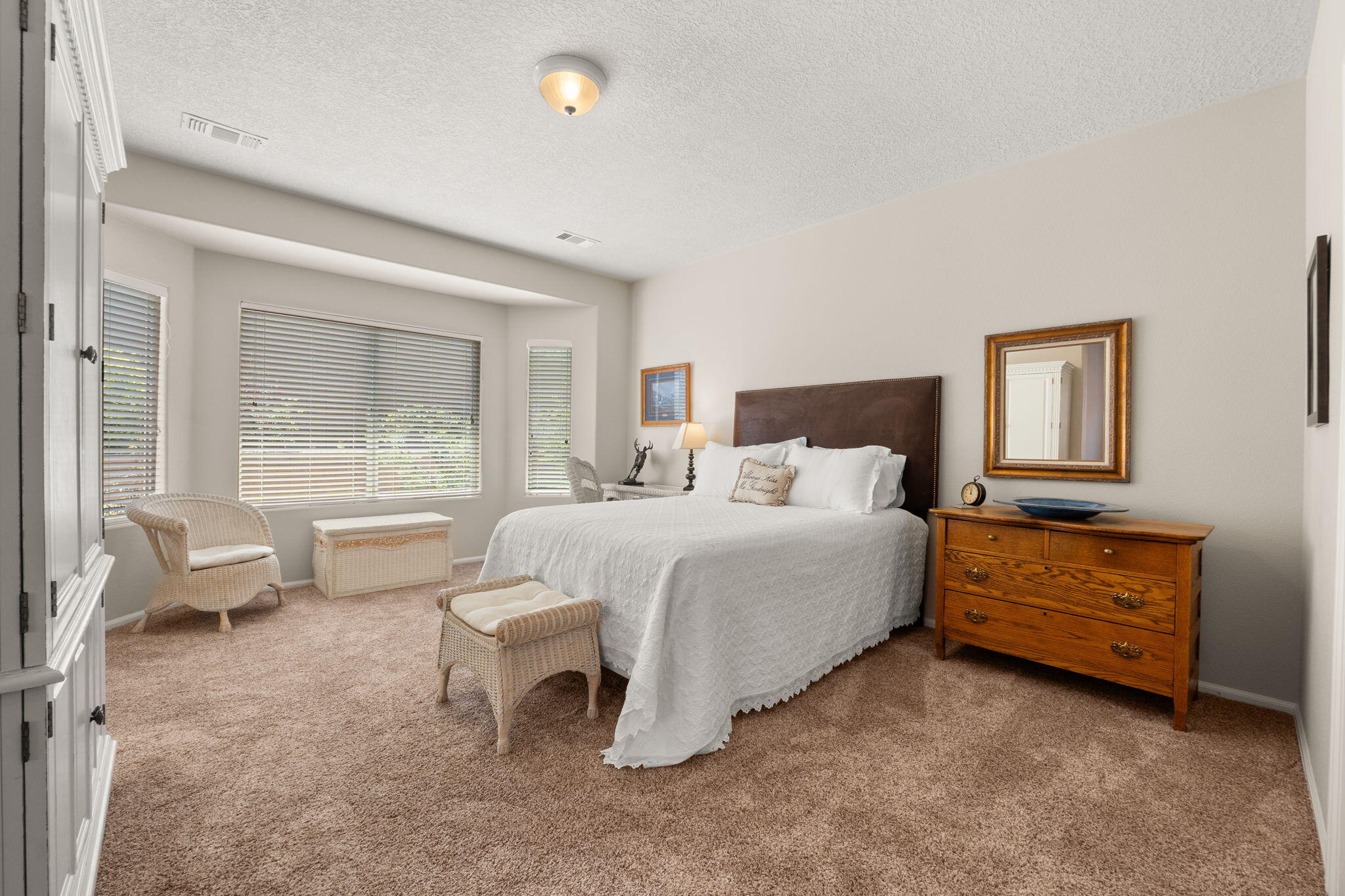 429 Paseo Vista Loop NE