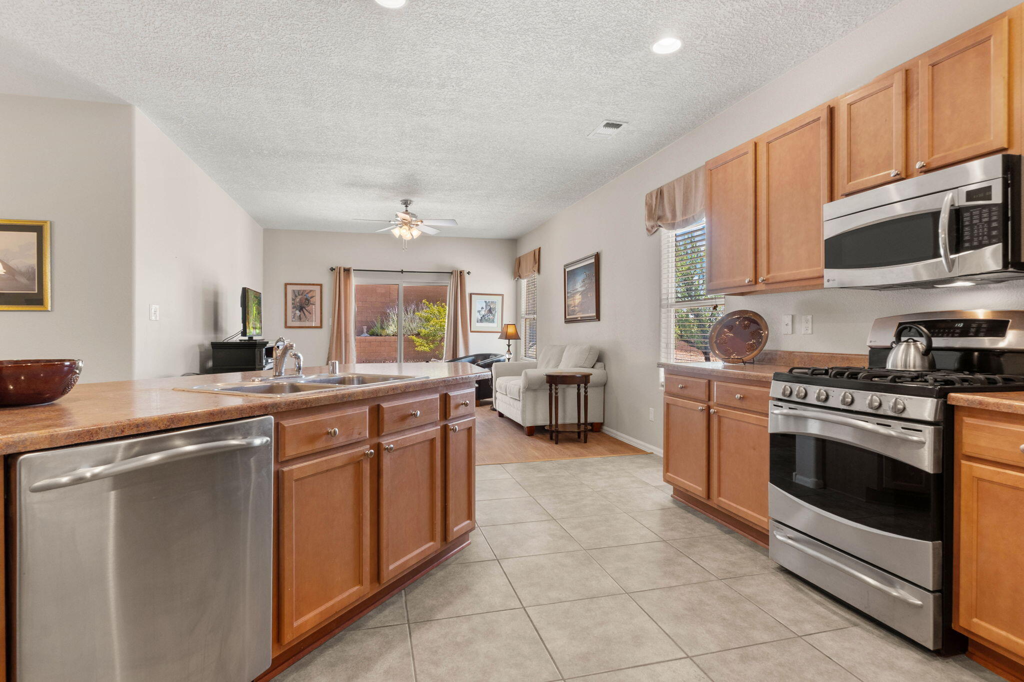 429 Paseo Vista Loop NE