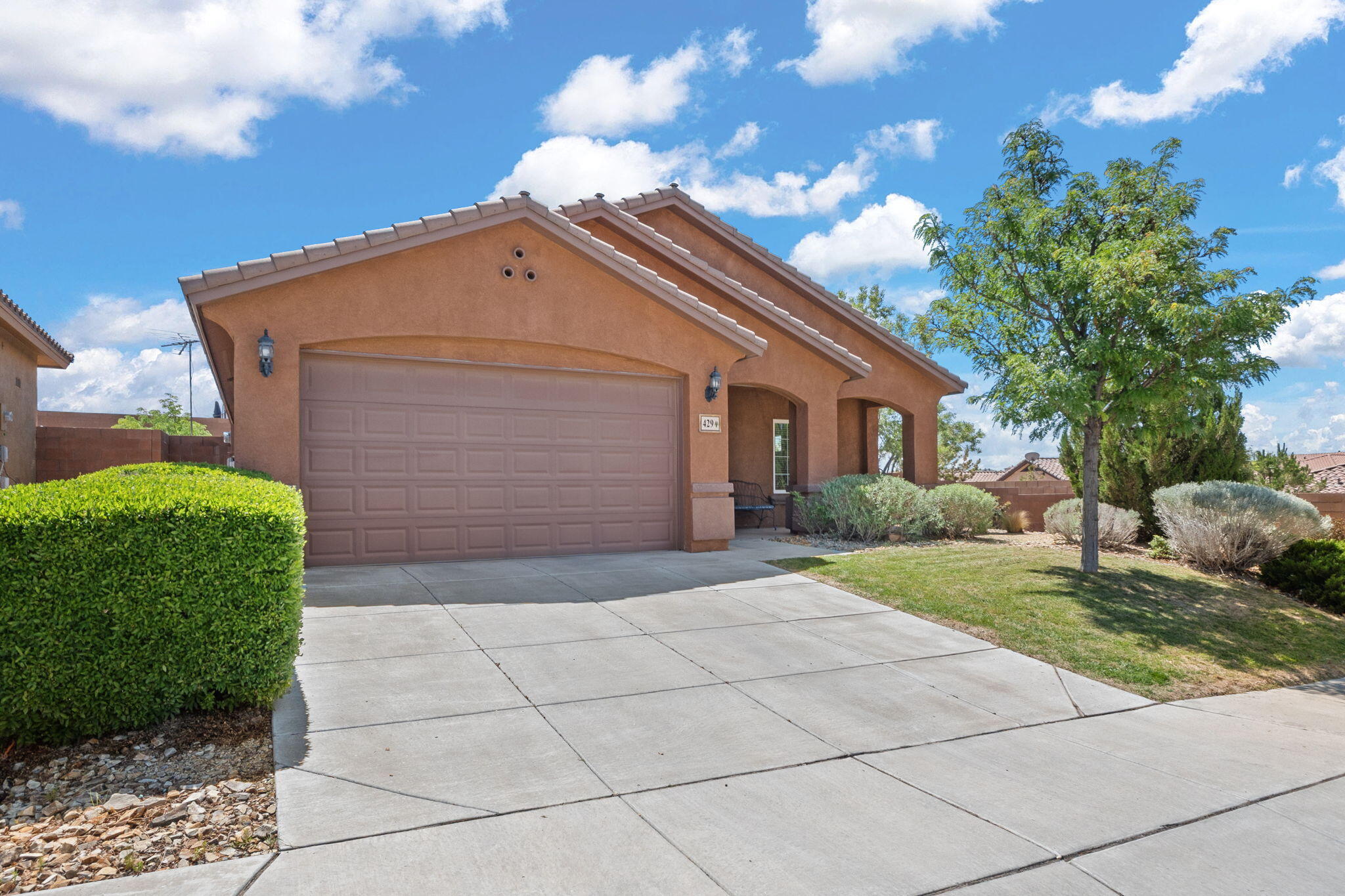 429 Paseo Vista Loop NE