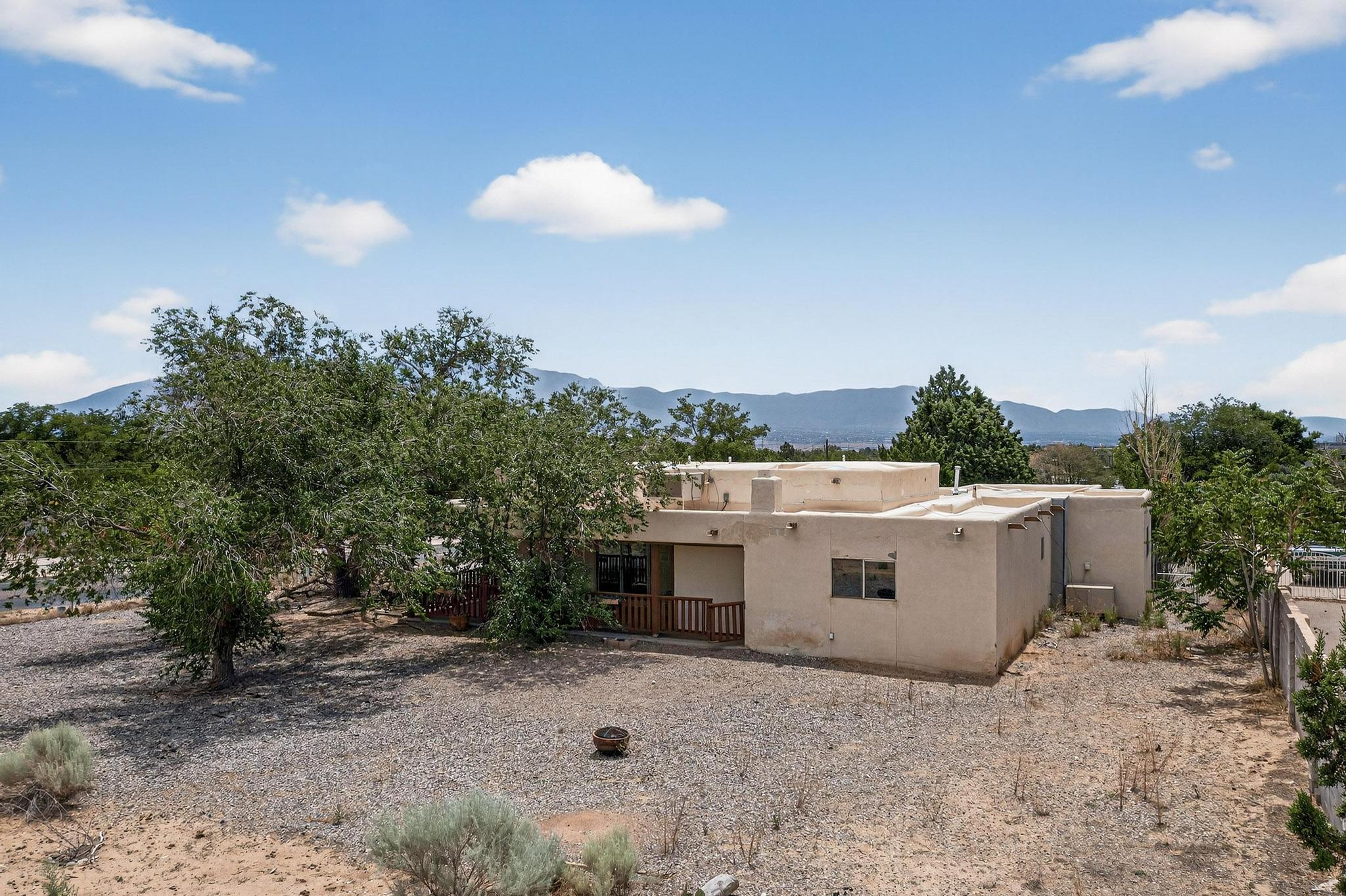 3213 MAY Circle SE