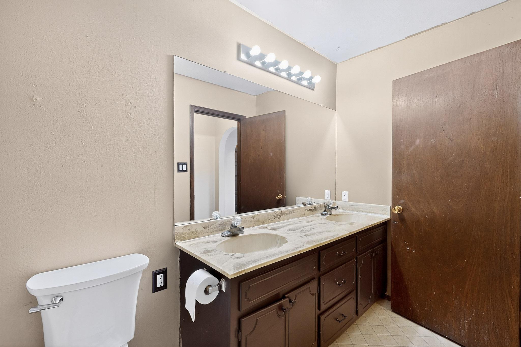 3213 MAY Circle SE