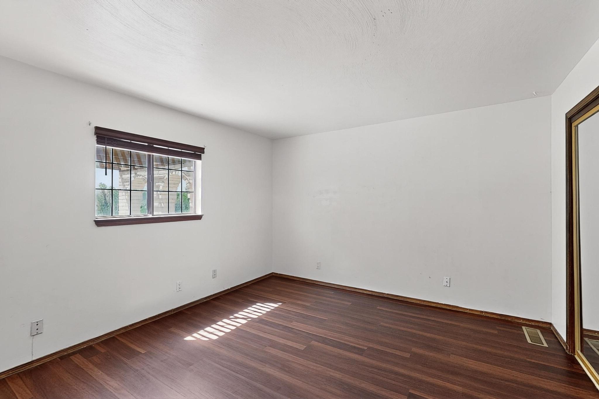 3213 MAY Circle SE
