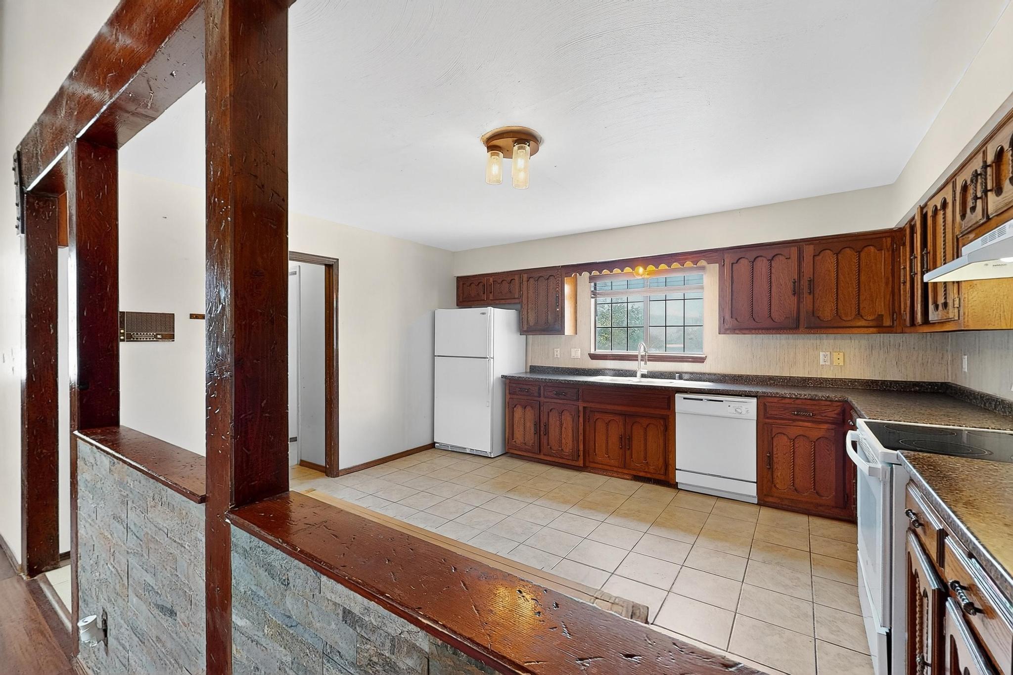 3213 MAY Circle SE