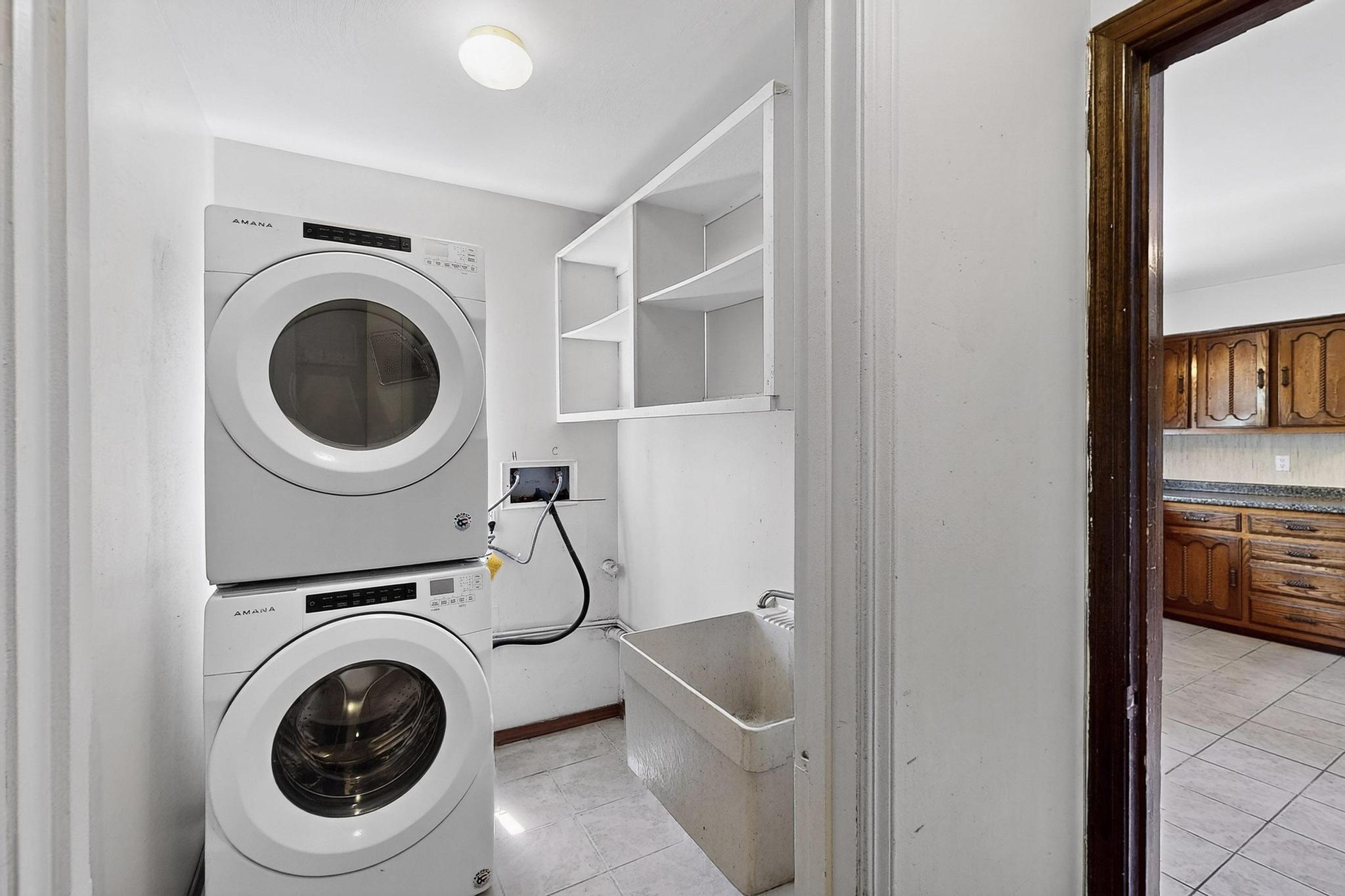 3213 MAY Circle SE