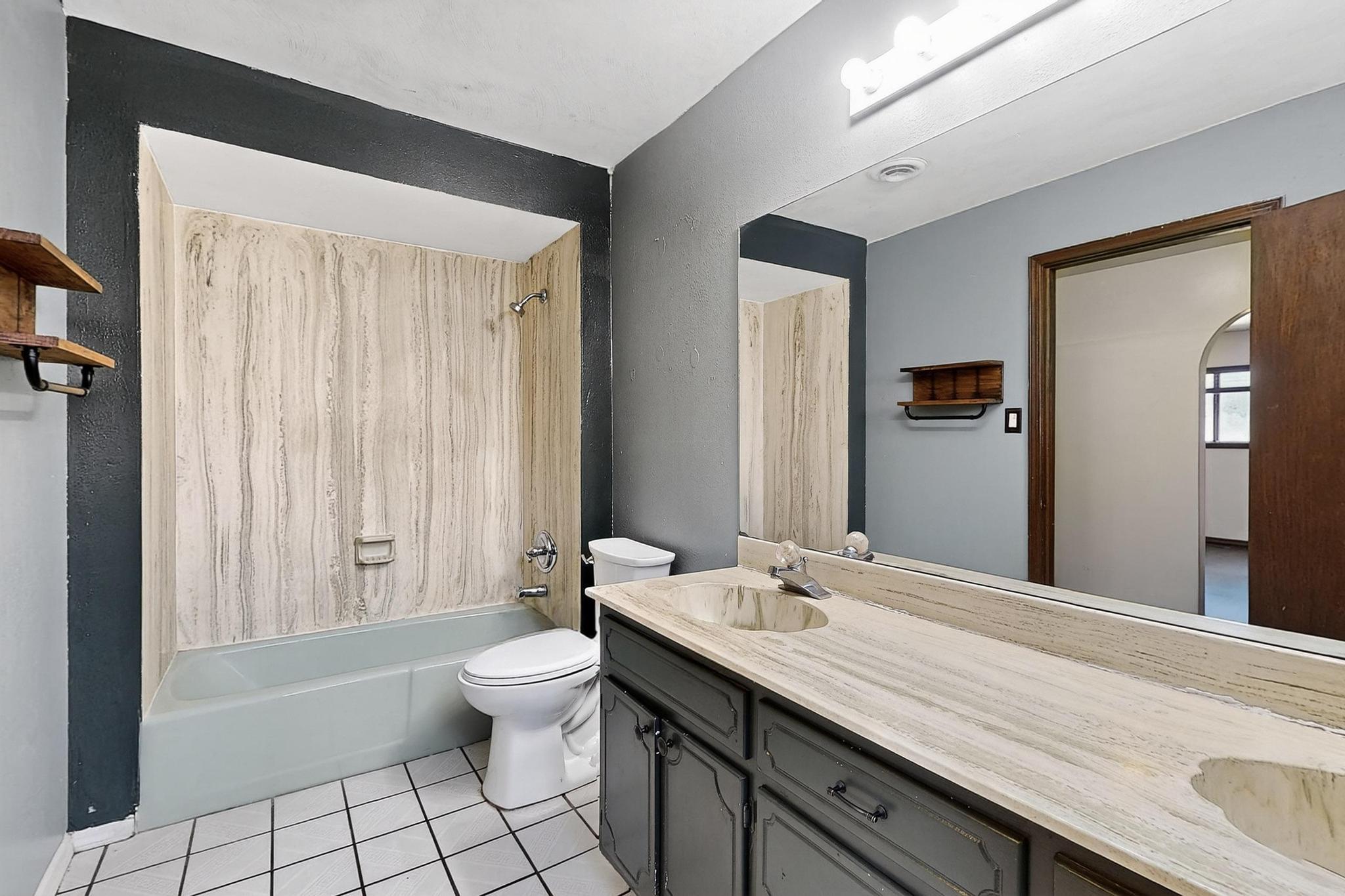 3213 MAY Circle SE