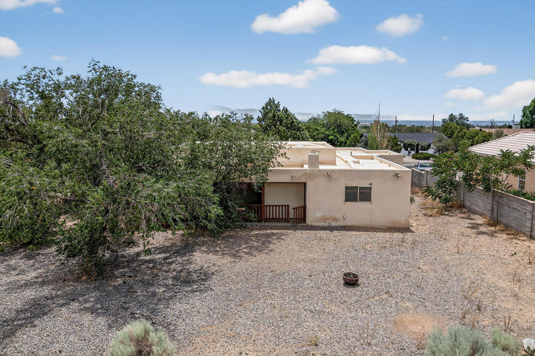 3213 MAY Circle SE