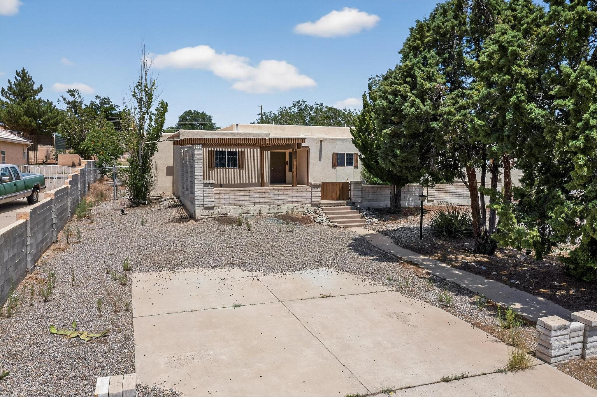 3213 MAY Circle SE