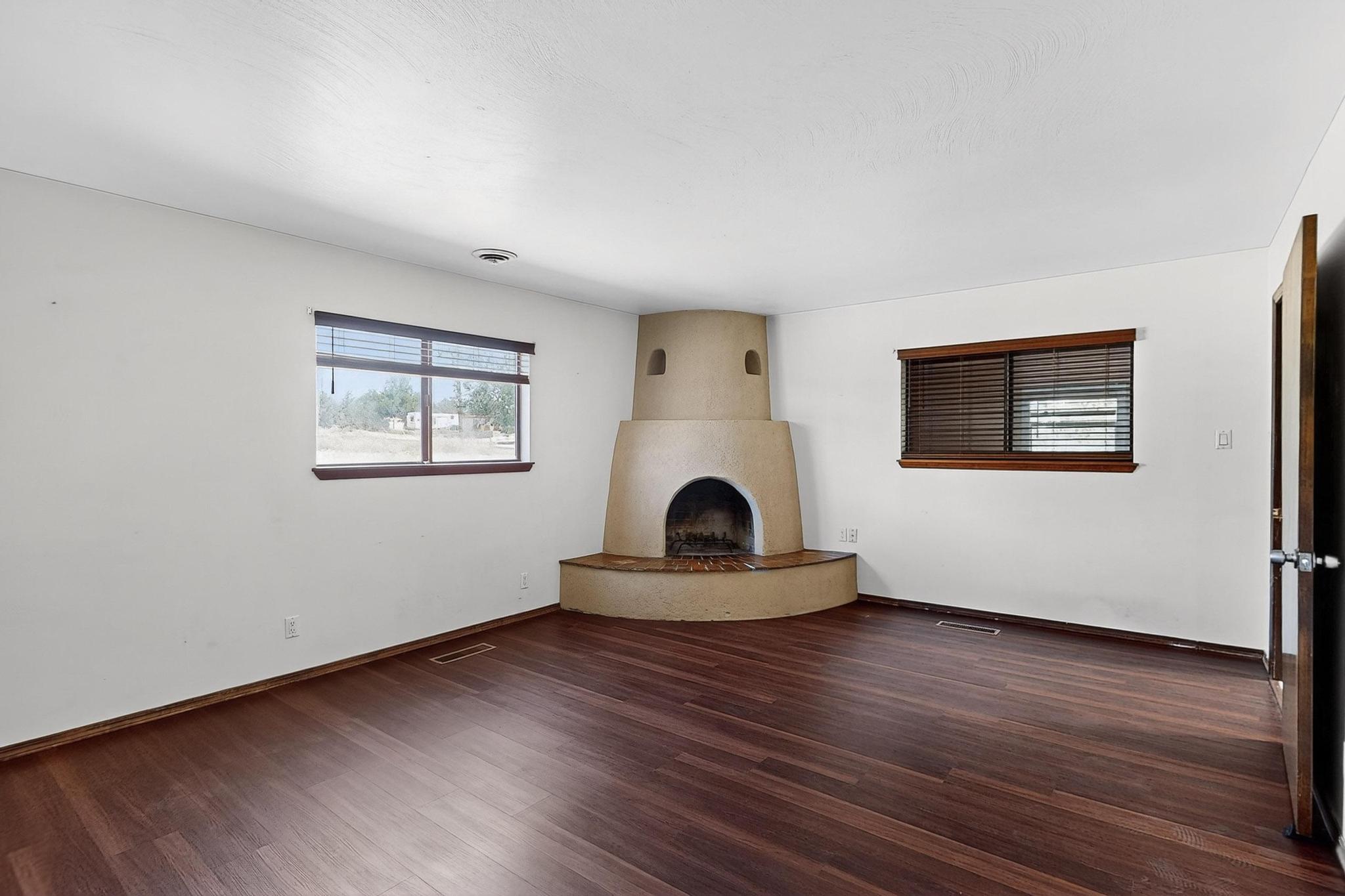 3213 MAY Circle SE