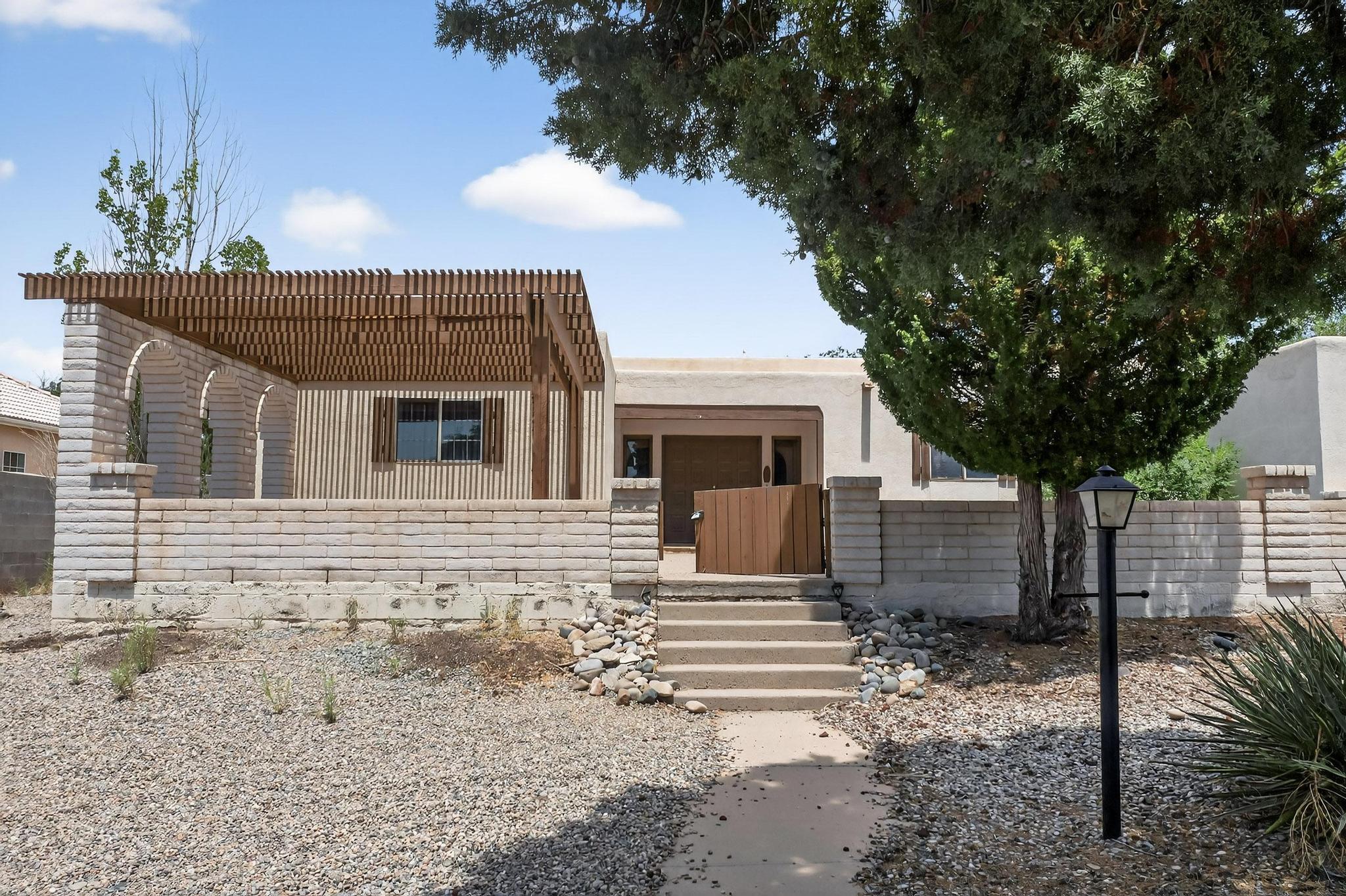 3213 MAY Circle SE