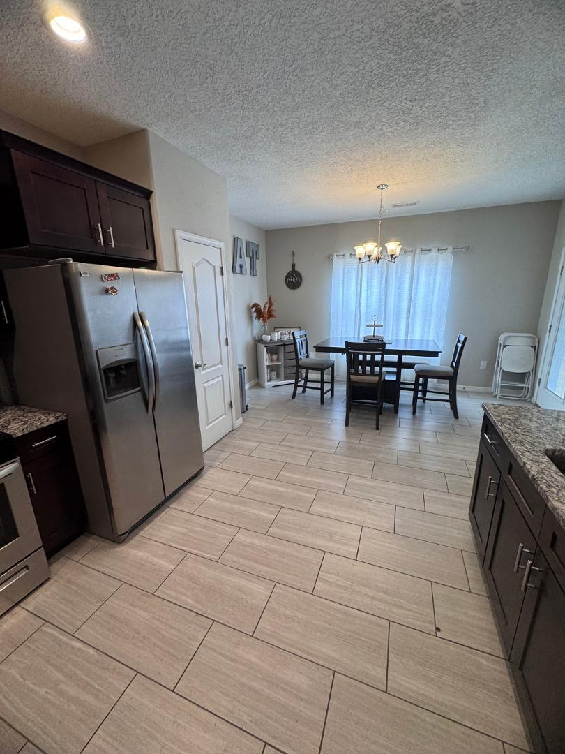 13727 Covered Wagon SE