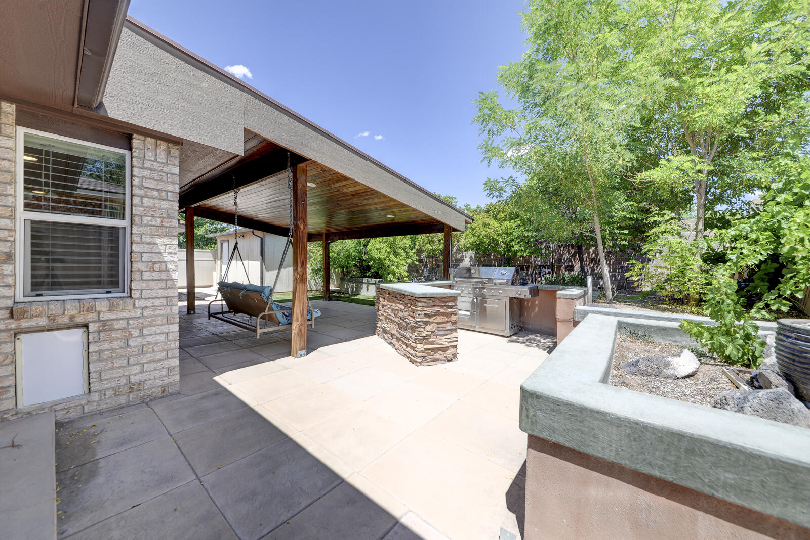 7520 ROSETTE Drive NW