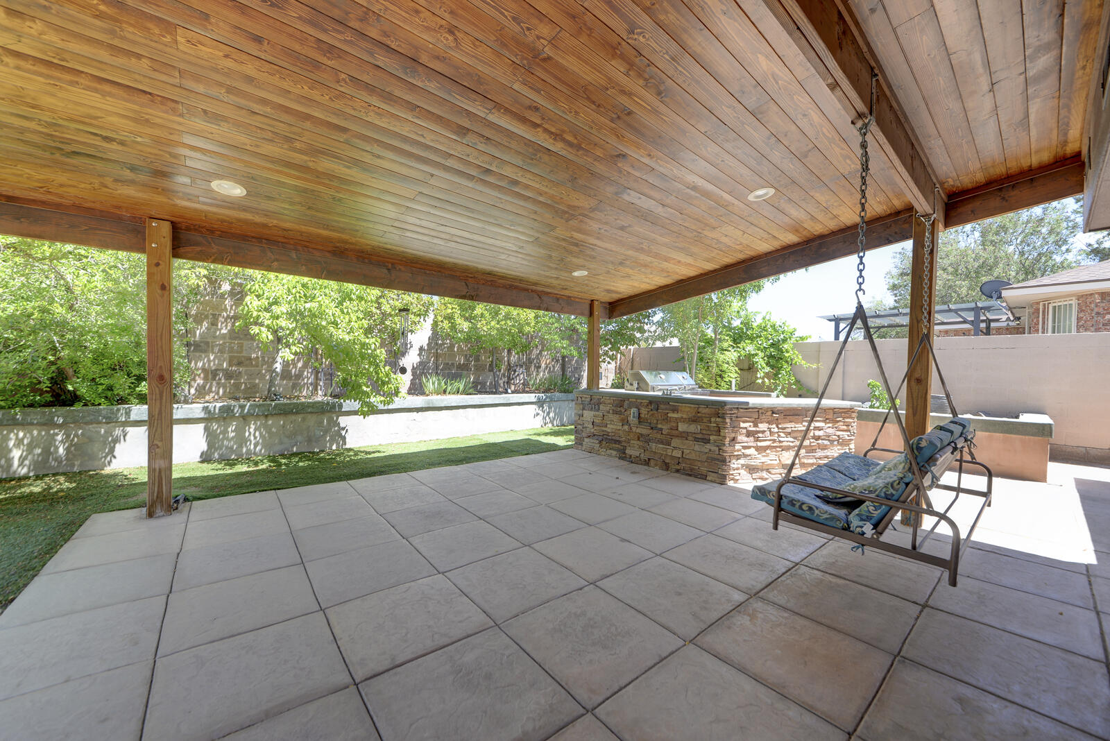 7520 ROSETTE Drive NW