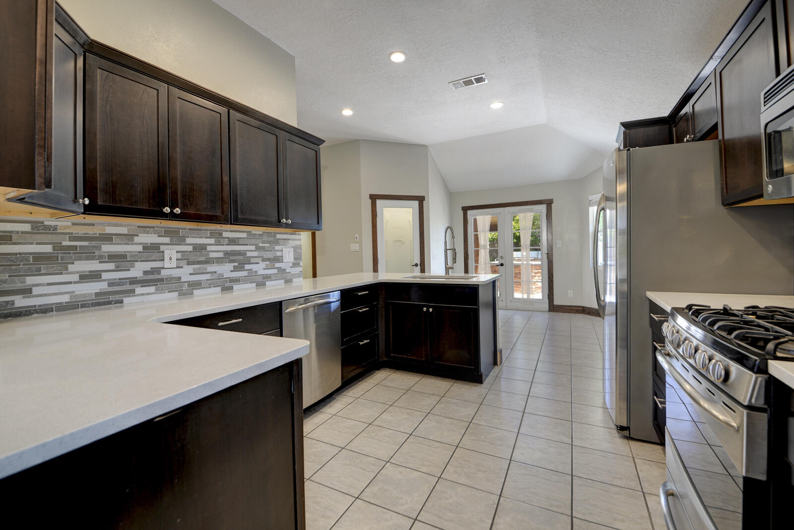 7520 ROSETTE Drive NW