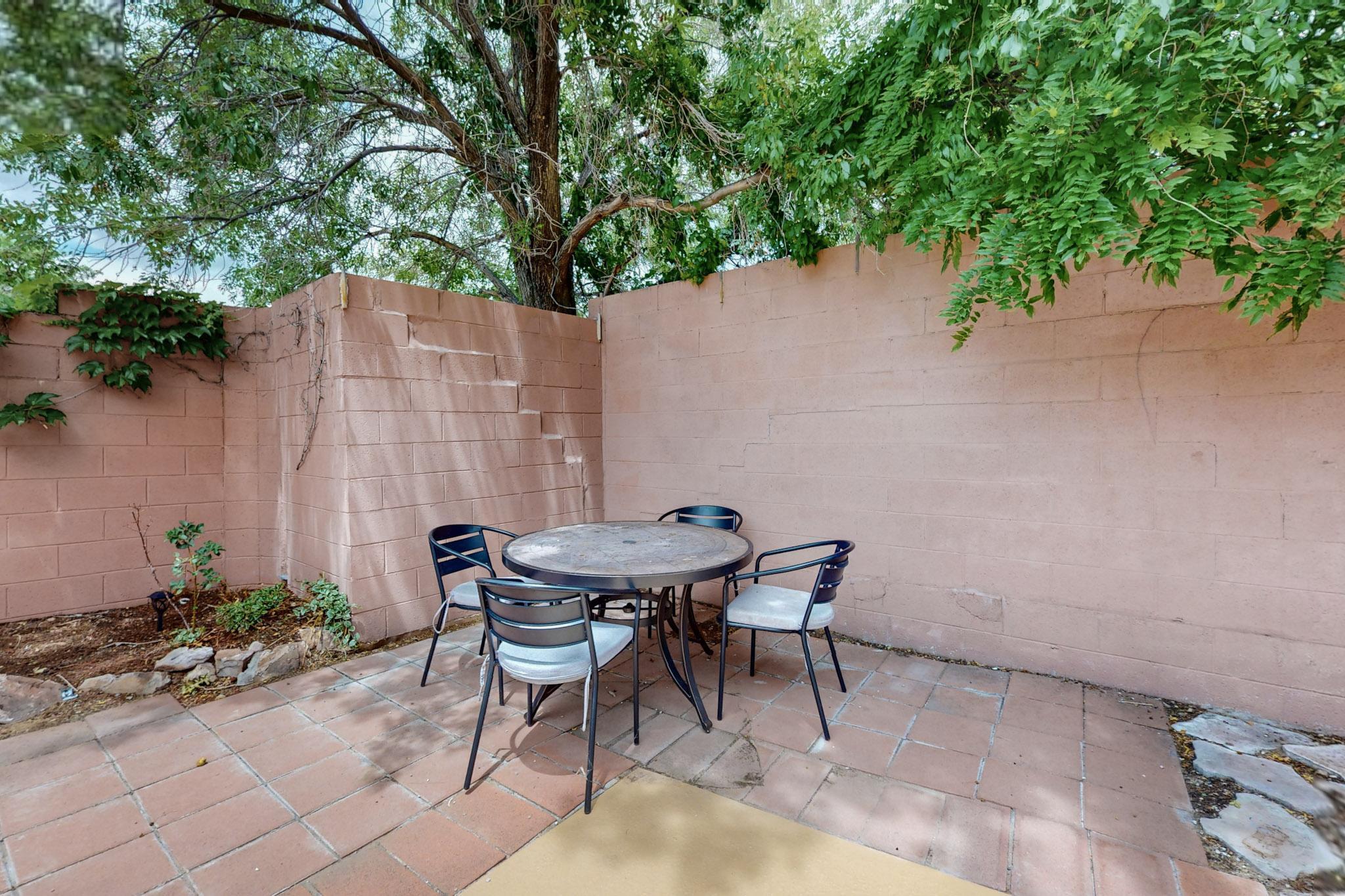 12301 LA VISTA GRANDE Drive NE