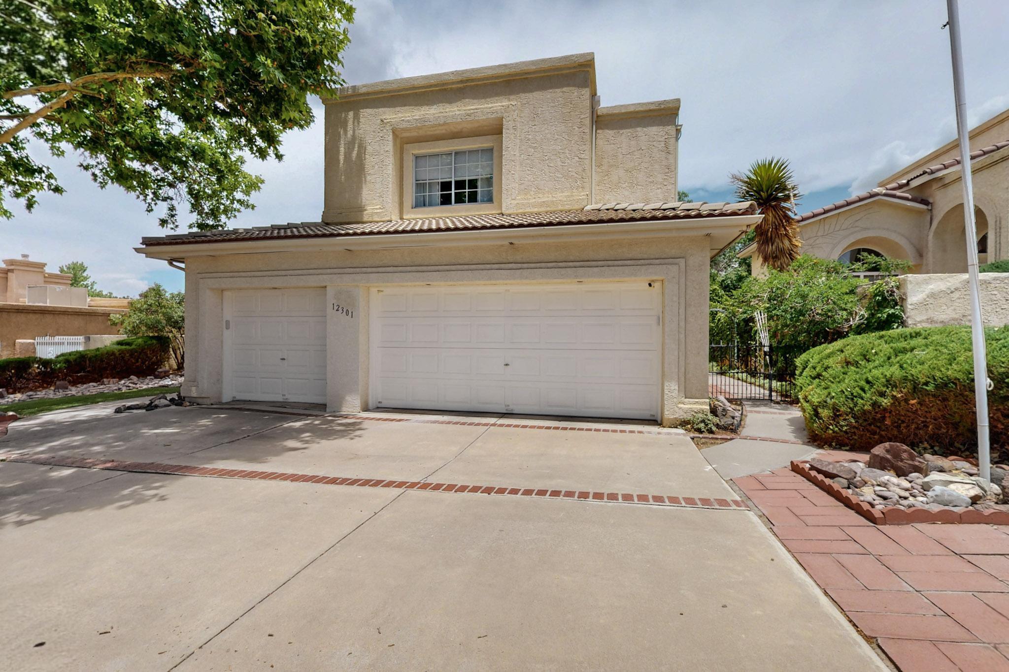 12301 LA VISTA GRANDE Drive NE