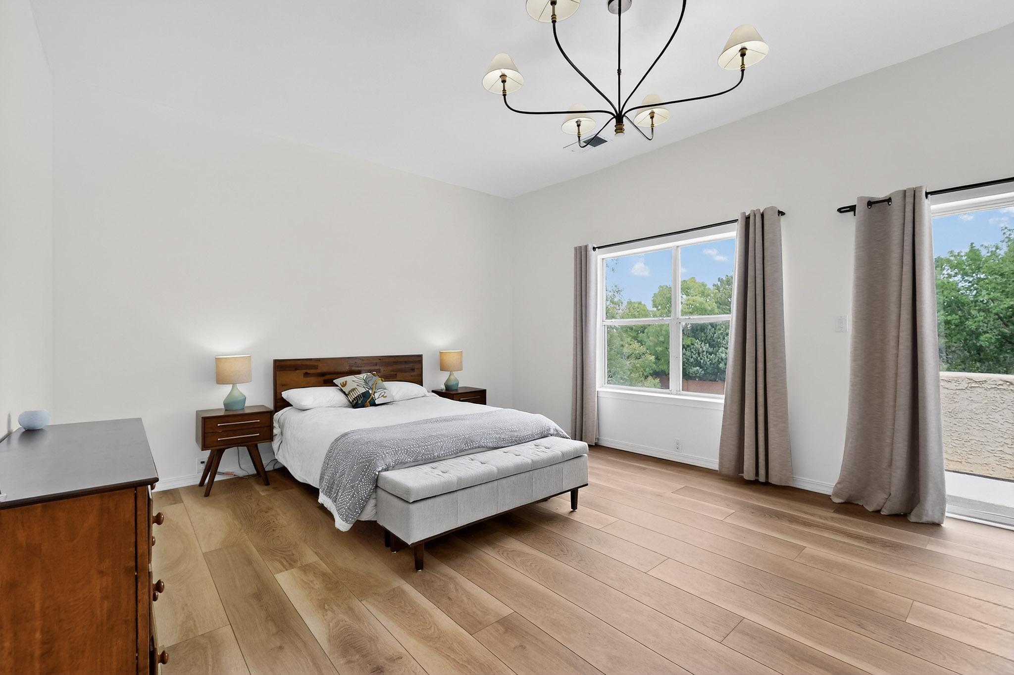 12301 LA VISTA GRANDE Drive NE